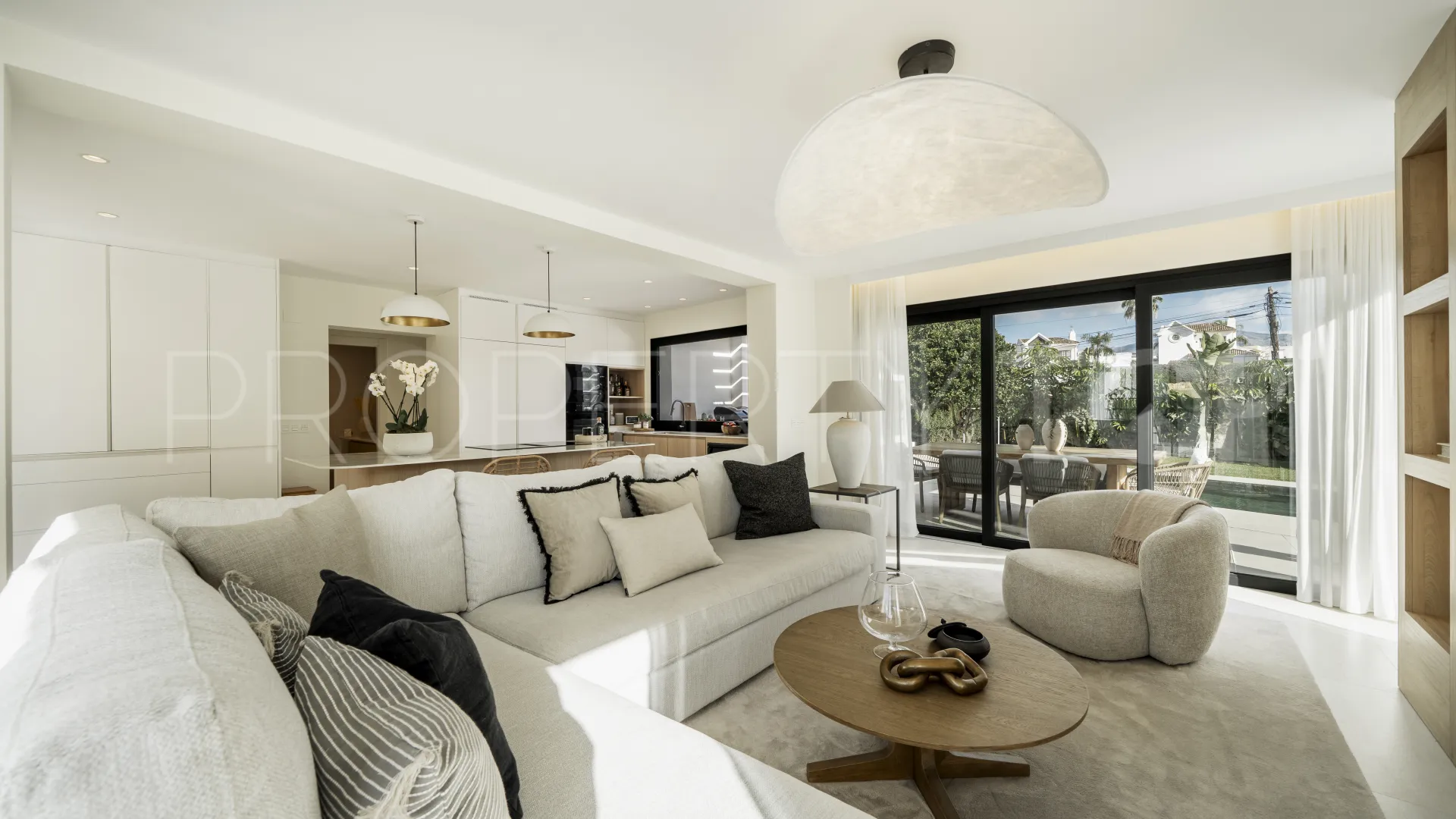 Villa a la venta en Linda Vista Baja con 5 dormitorios