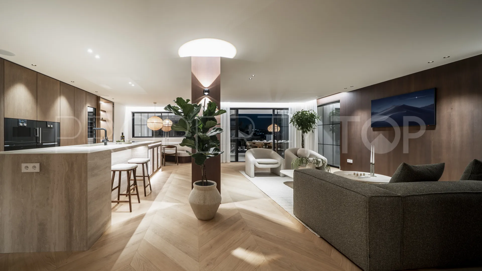 Villa de 5 dormitorios en venta en Nueva Andalucia