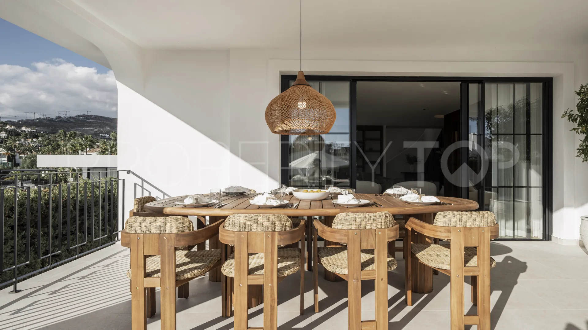 Villa de 5 dormitorios en venta en Nueva Andalucia