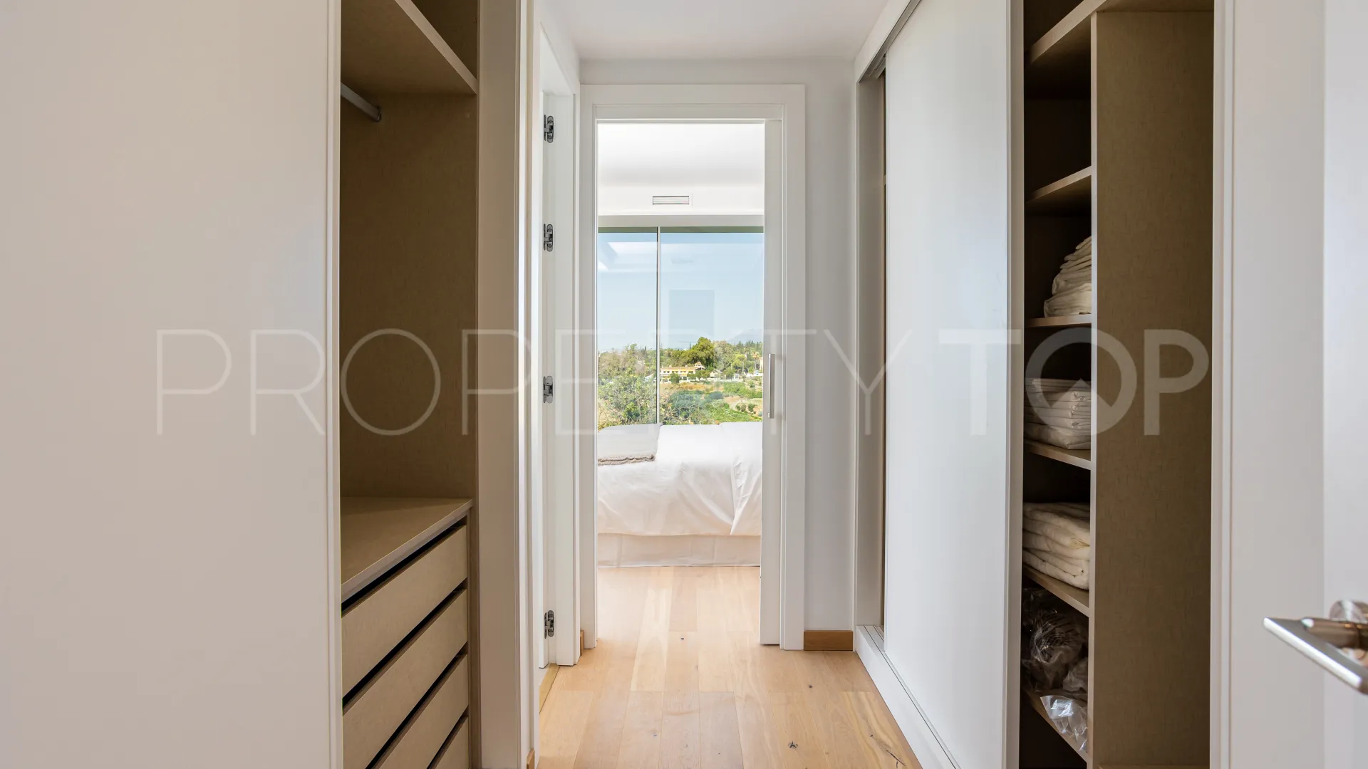 Villa a la venta en Marbella Ciudad con 4 dormitorios
