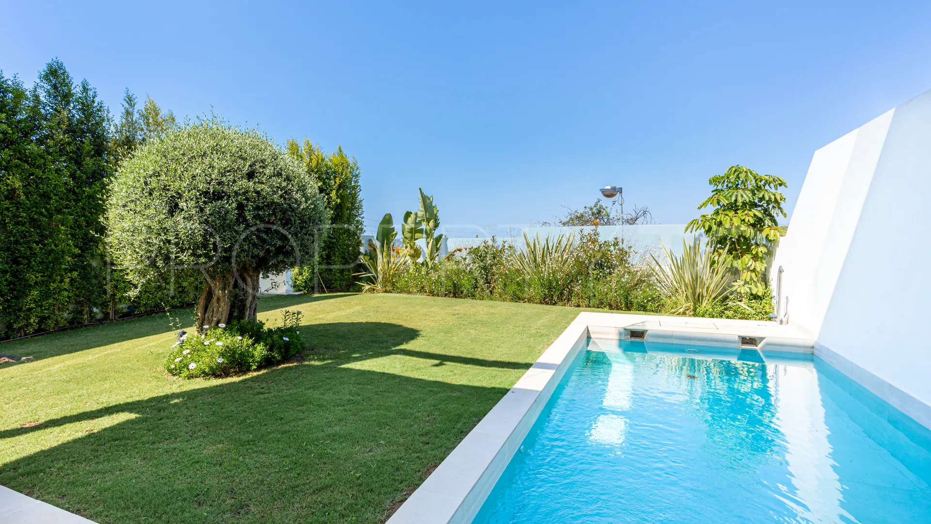 Villa a la venta en Marbella Ciudad con 4 dormitorios