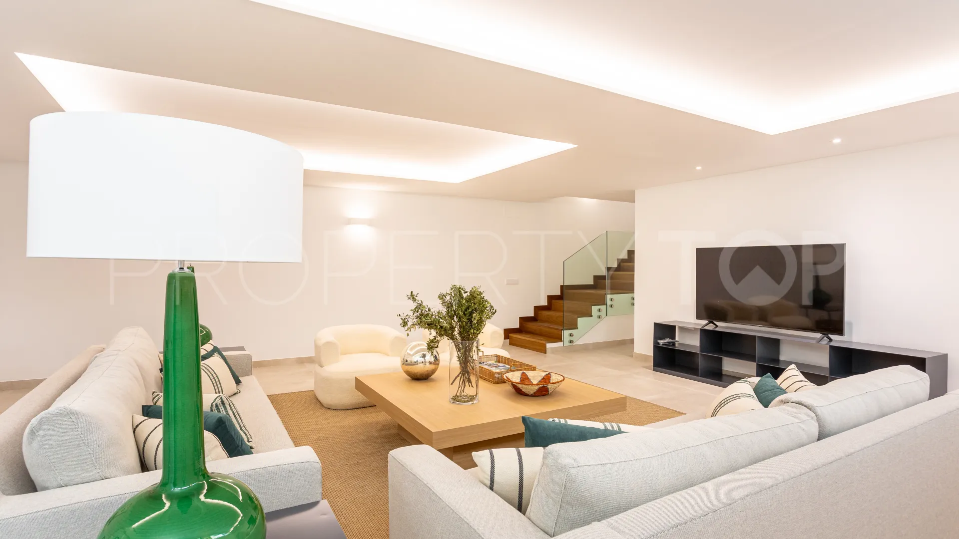 Villa a la venta en Marbella Ciudad con 4 dormitorios