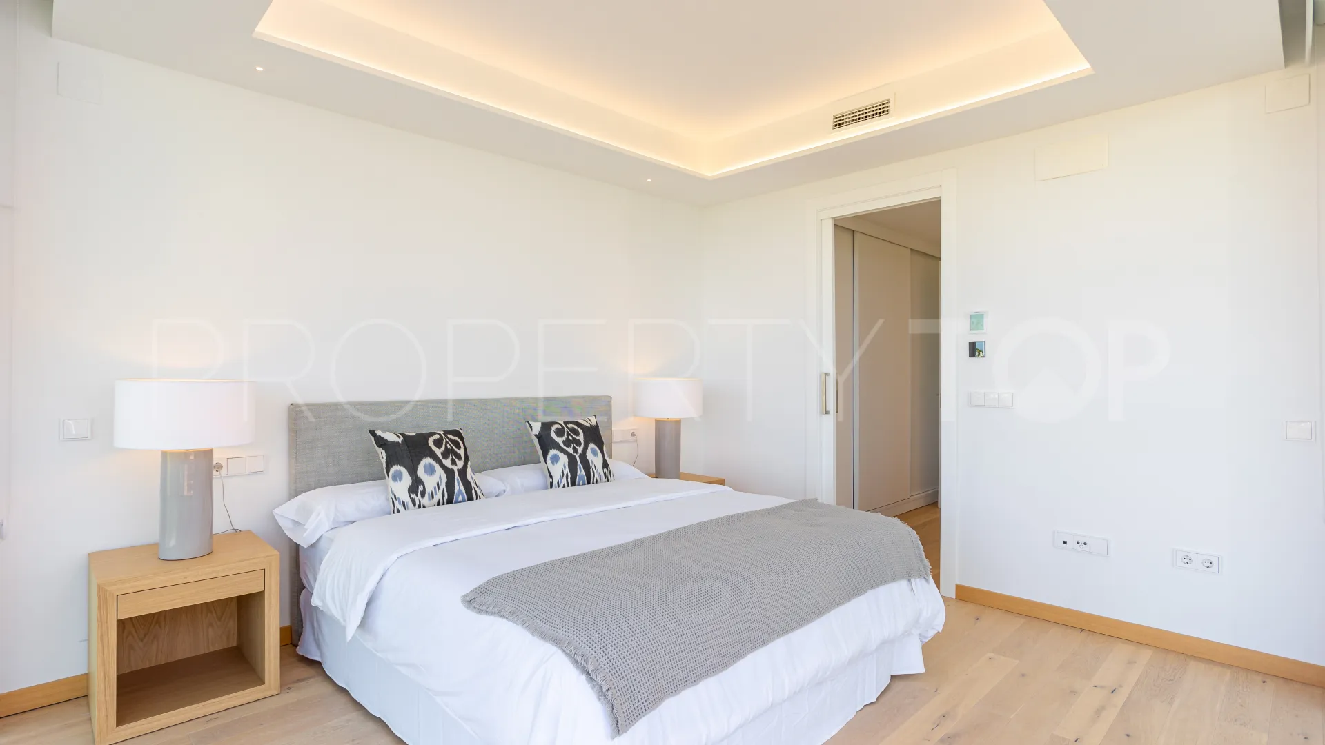Villa a la venta en Marbella Ciudad con 4 dormitorios