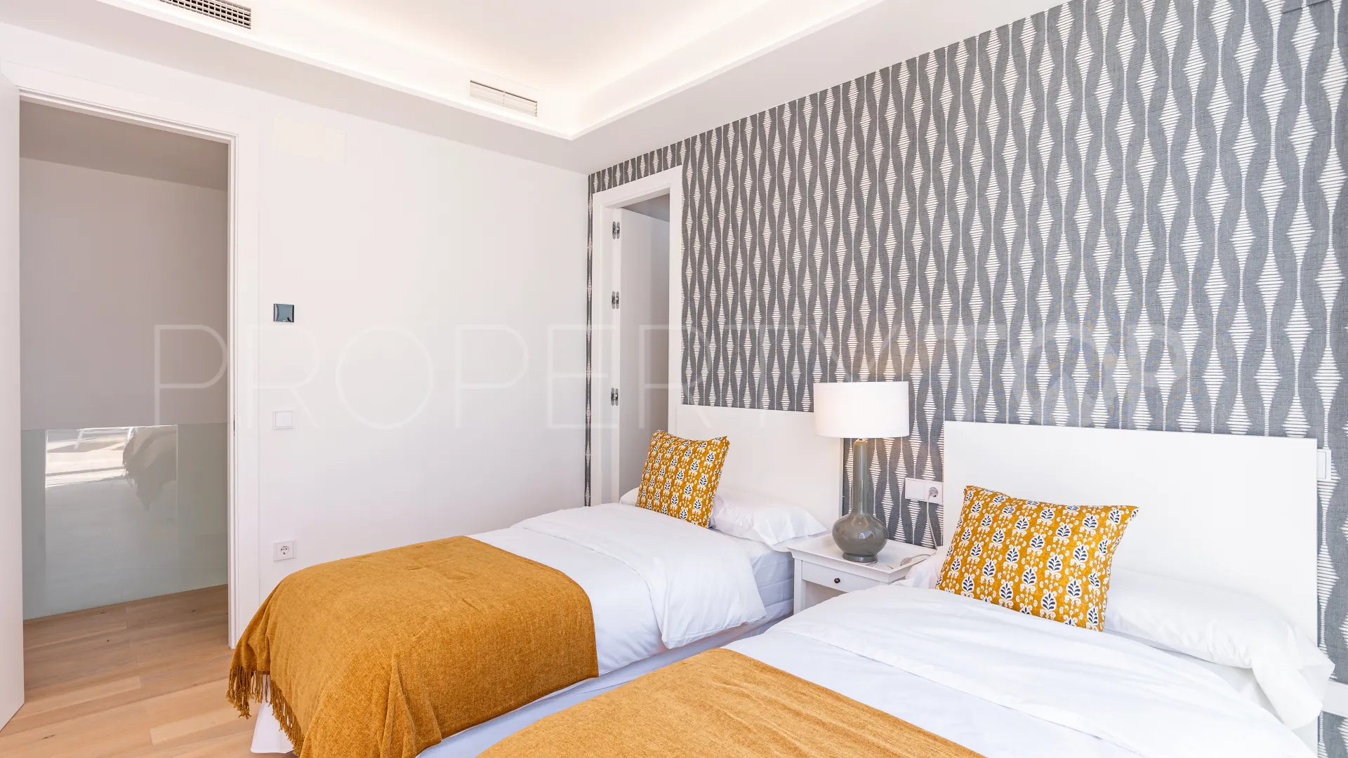 Villa a la venta en Marbella Ciudad con 4 dormitorios