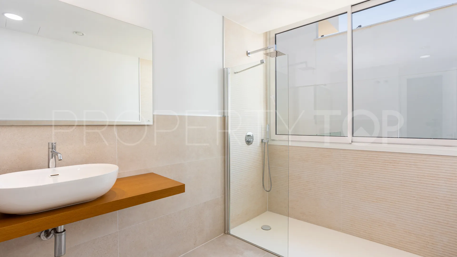 Villa a la venta en Marbella Ciudad con 4 dormitorios