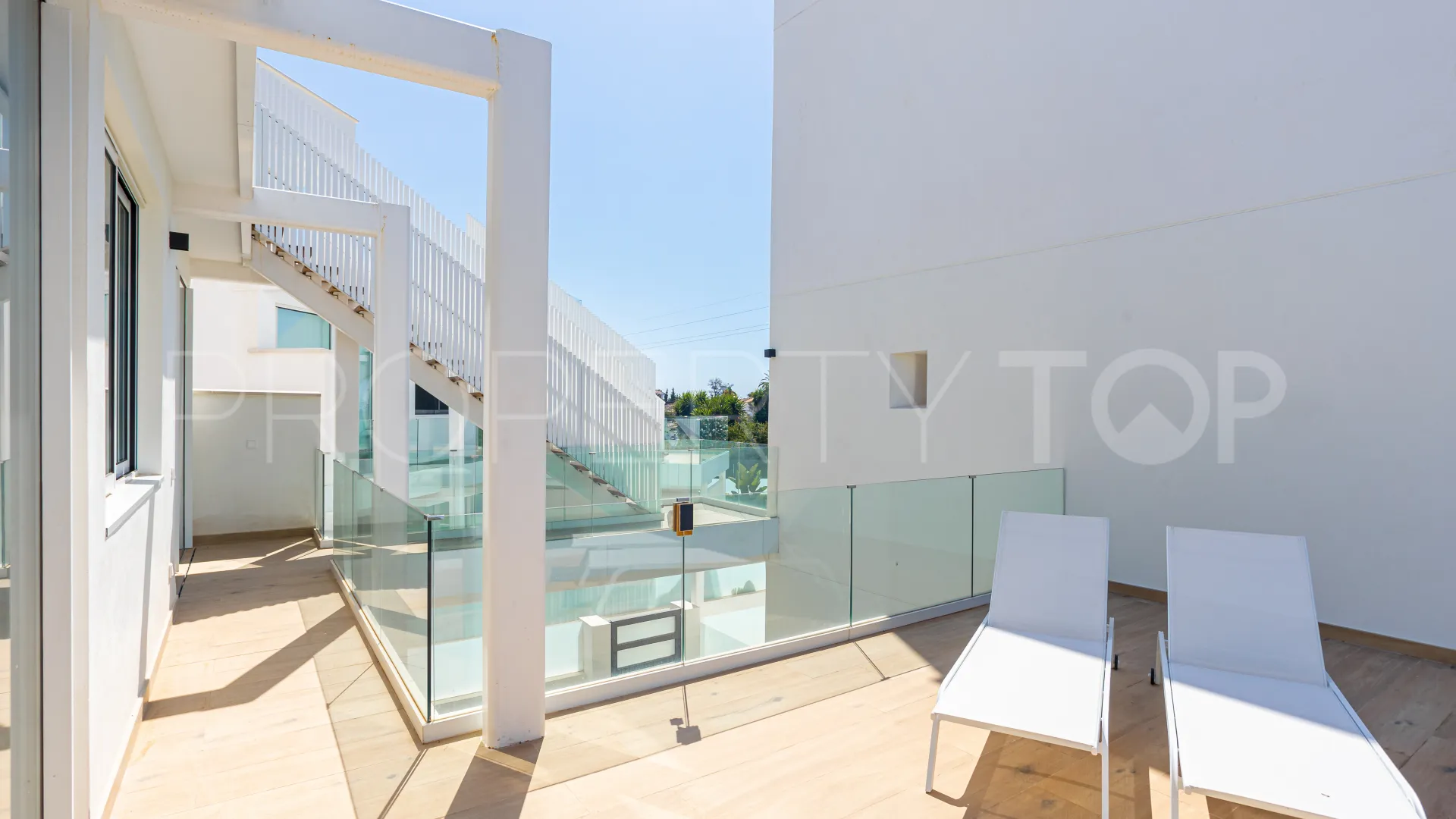 Villa a la venta en Marbella Ciudad con 4 dormitorios