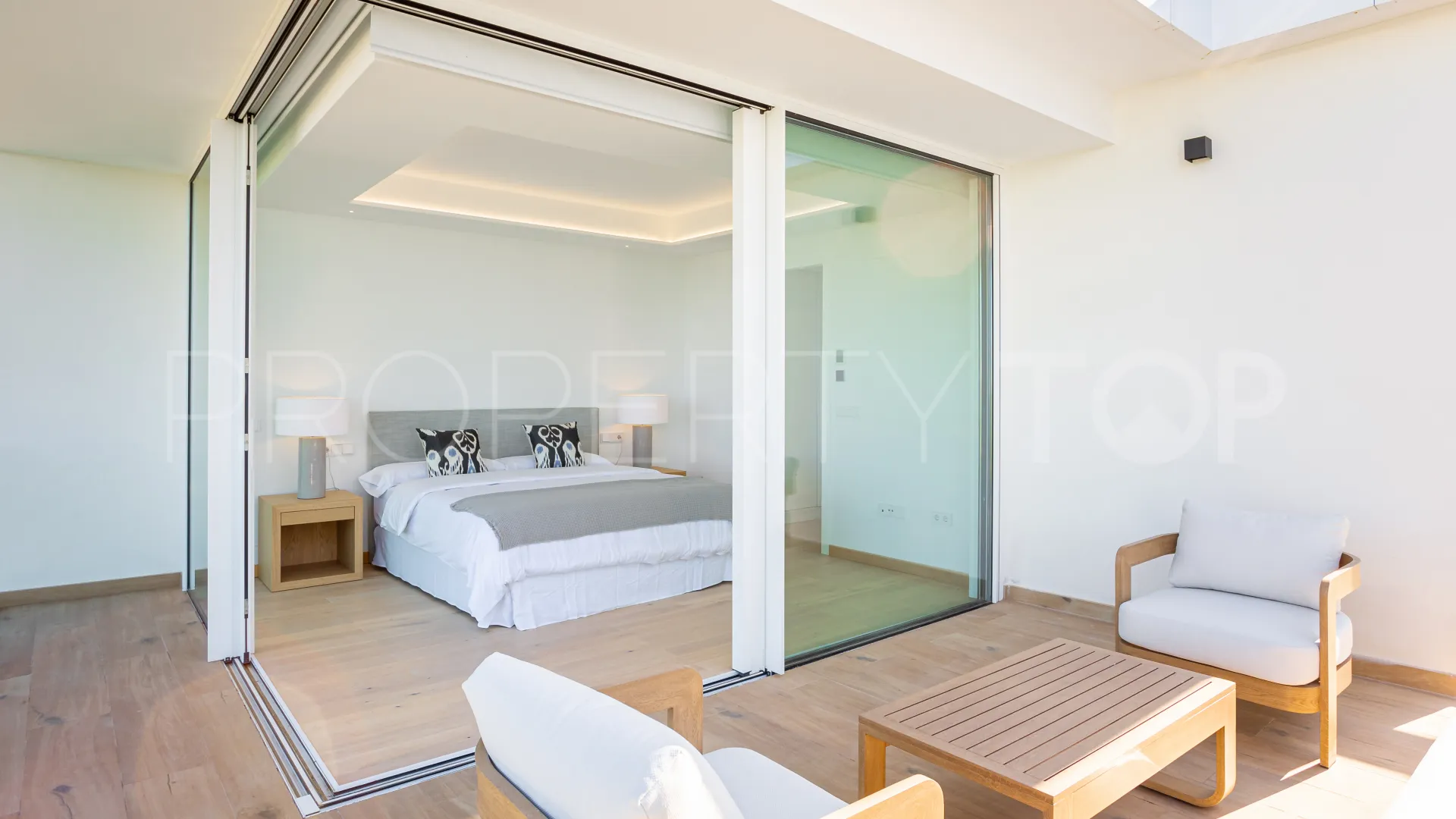 Villa a la venta en Marbella Ciudad con 4 dormitorios