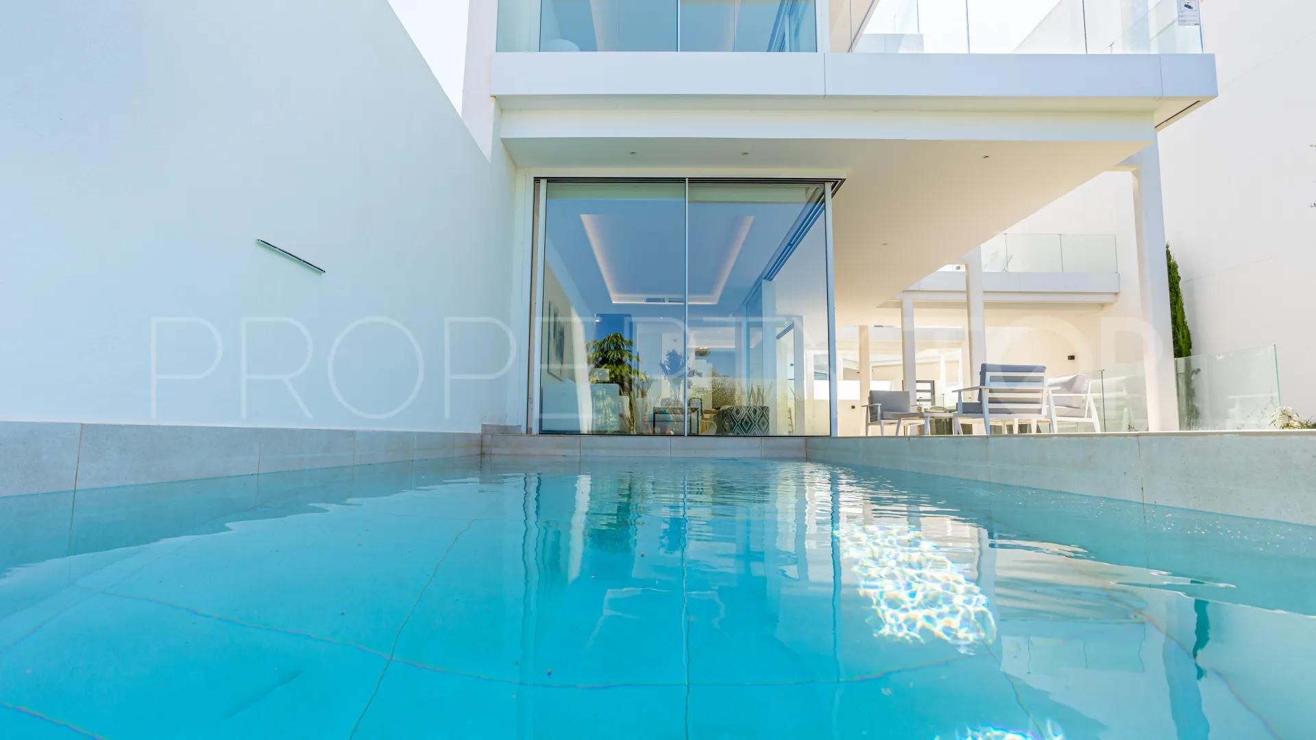 Villa a la venta en Marbella Ciudad con 4 dormitorios