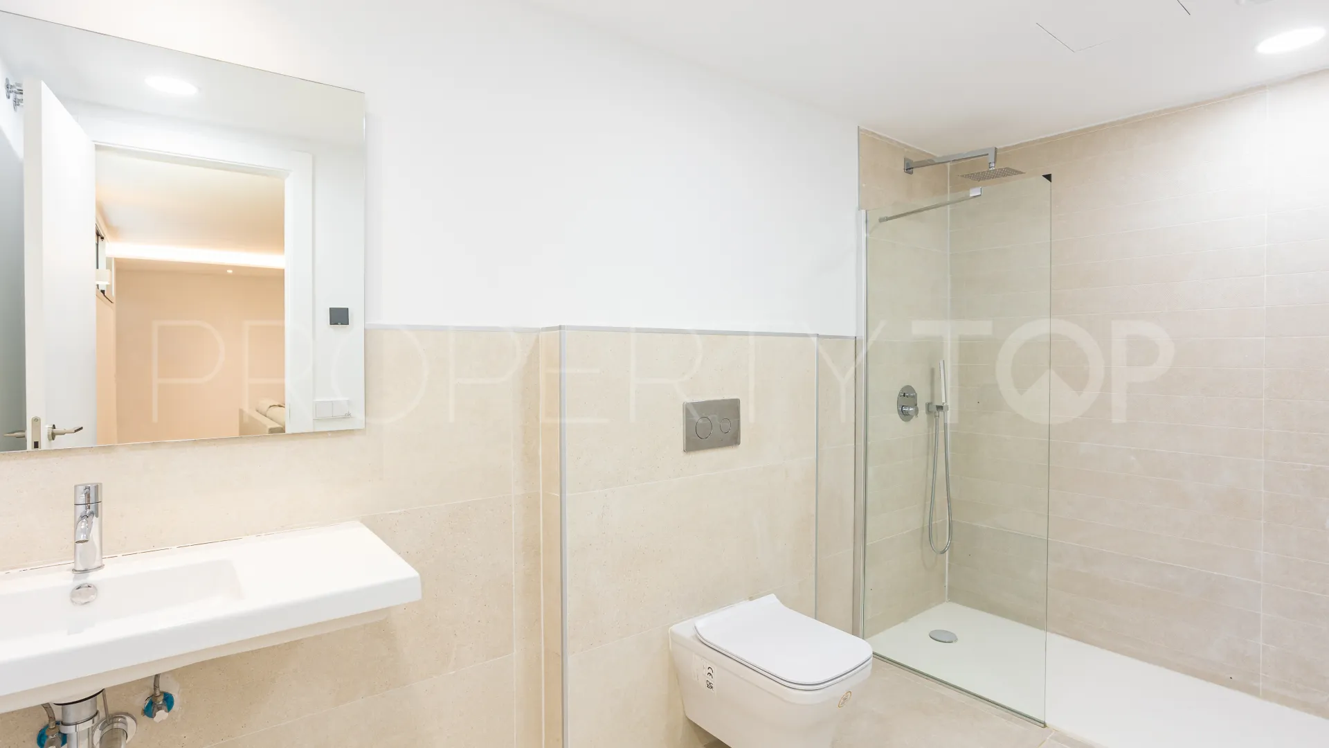 Villa a la venta en Marbella Ciudad con 4 dormitorios