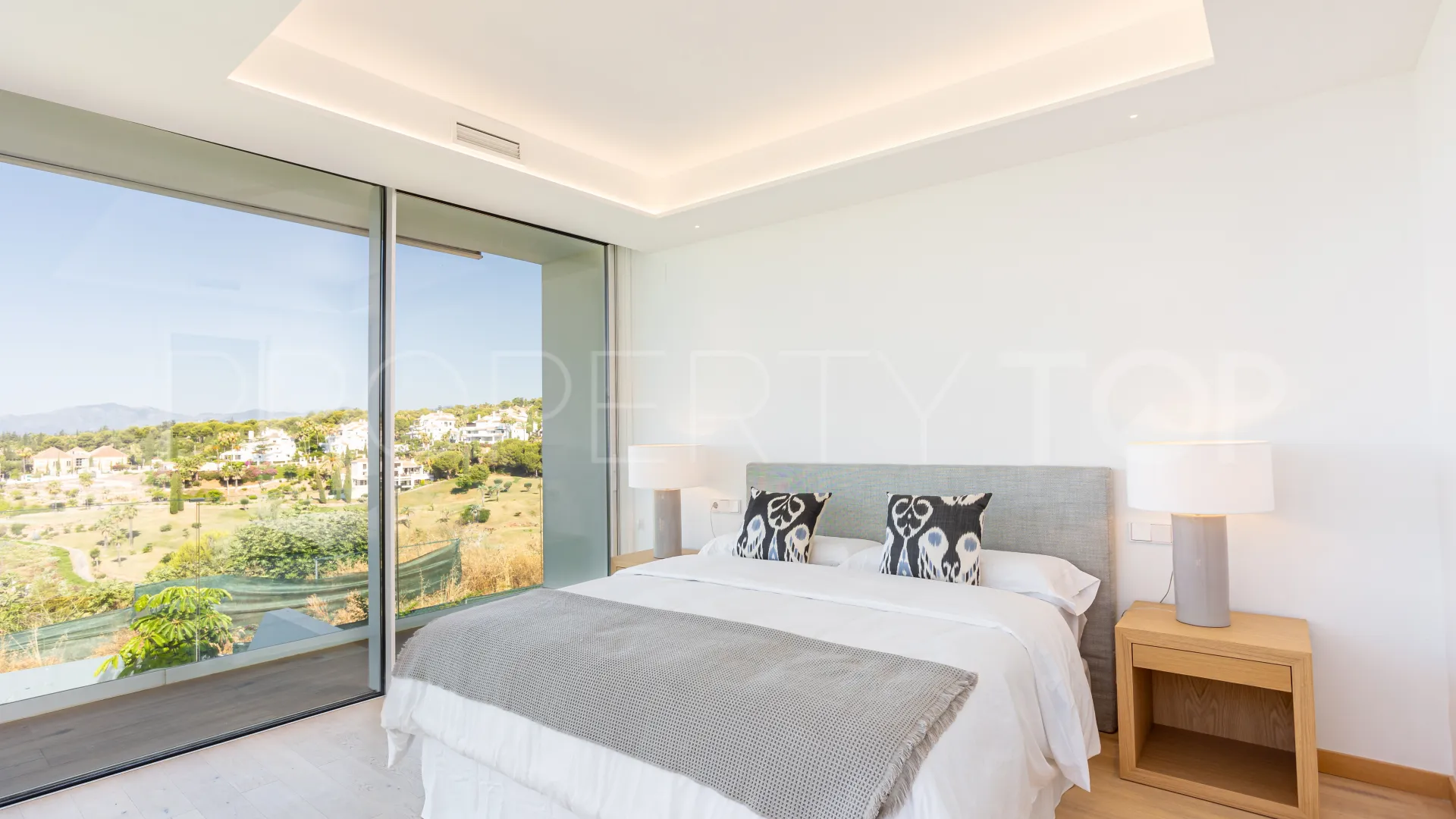 Villa a la venta en Marbella Ciudad con 4 dormitorios