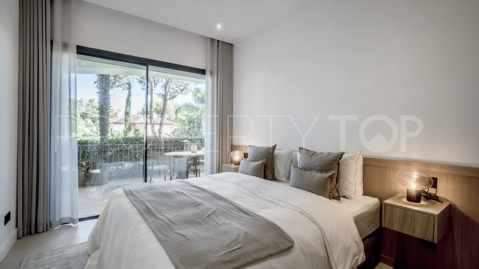 For sale apartment in Altos Reales
