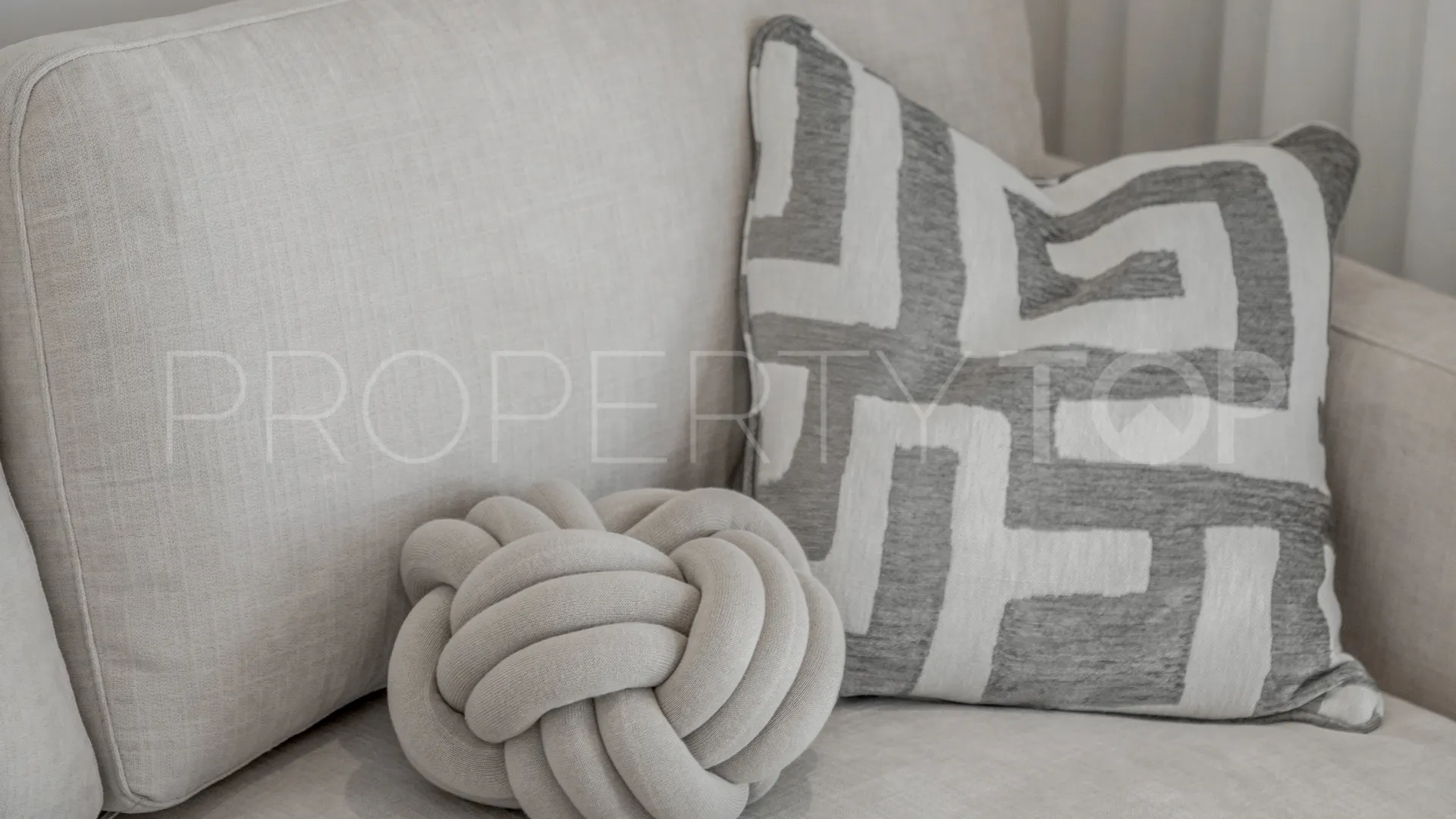 For sale apartment in Altos Reales