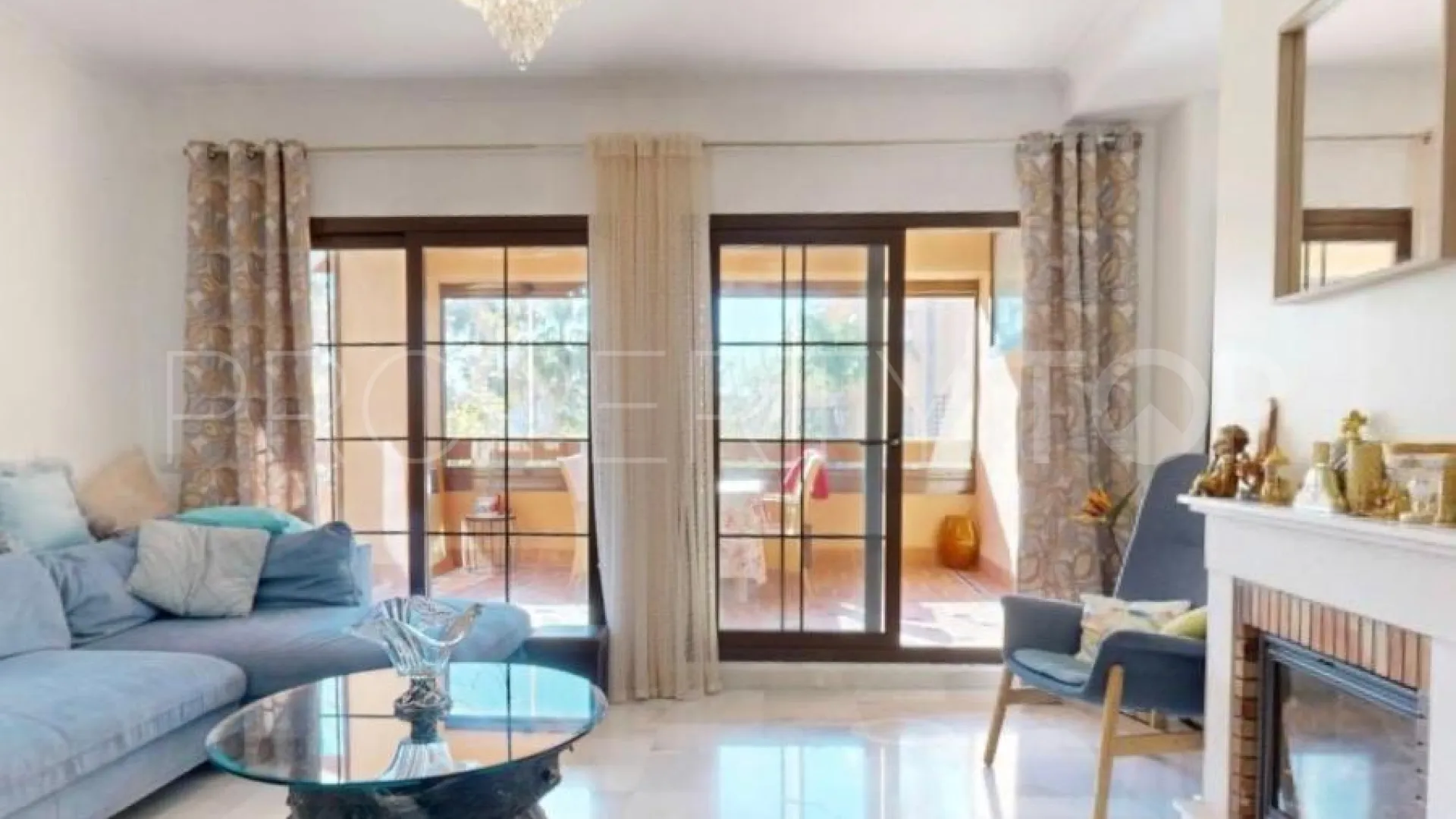 Comprar apartamento de 4 dormitorios en Hacienda del Sol