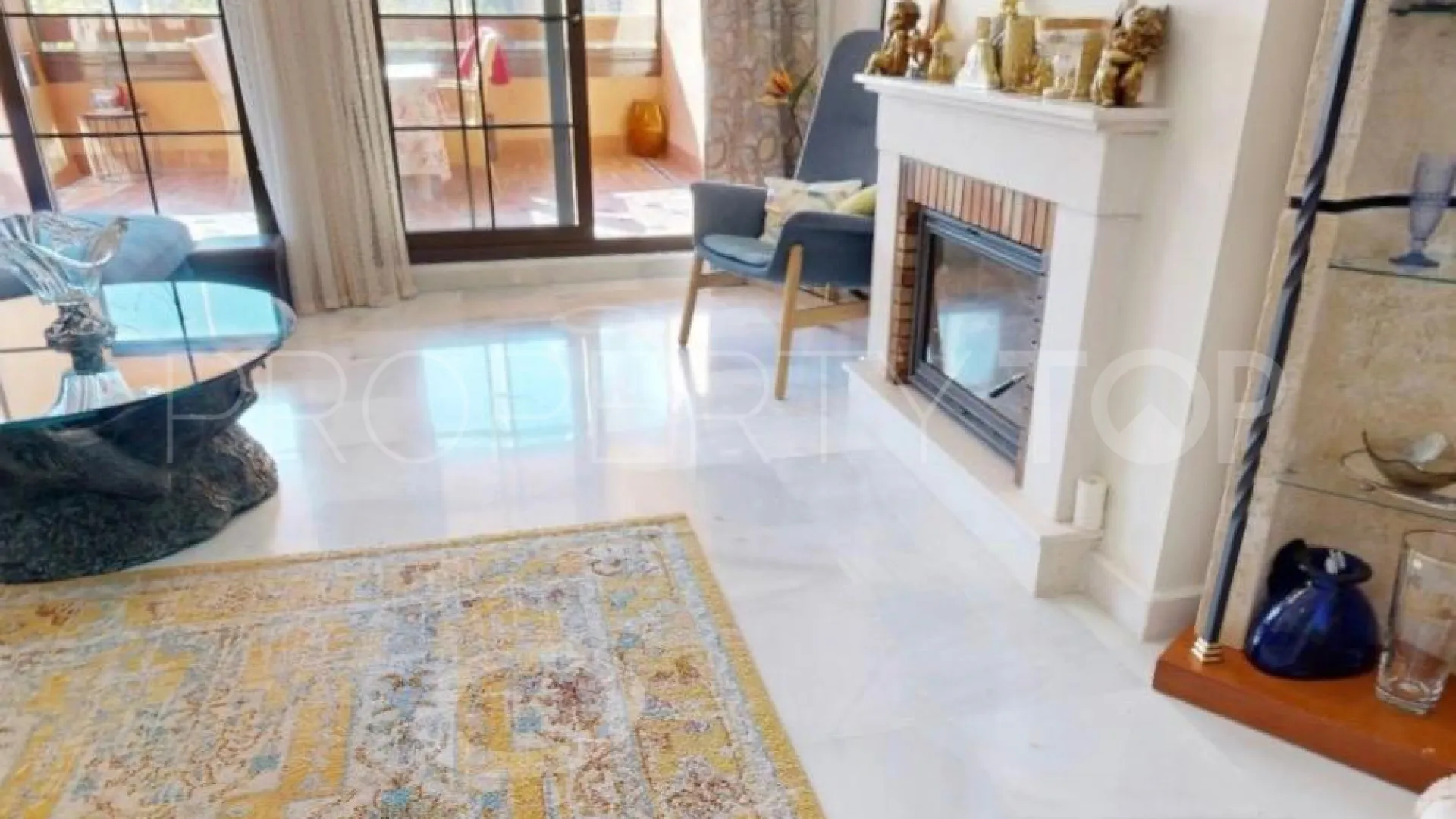 Comprar apartamento de 4 dormitorios en Hacienda del Sol