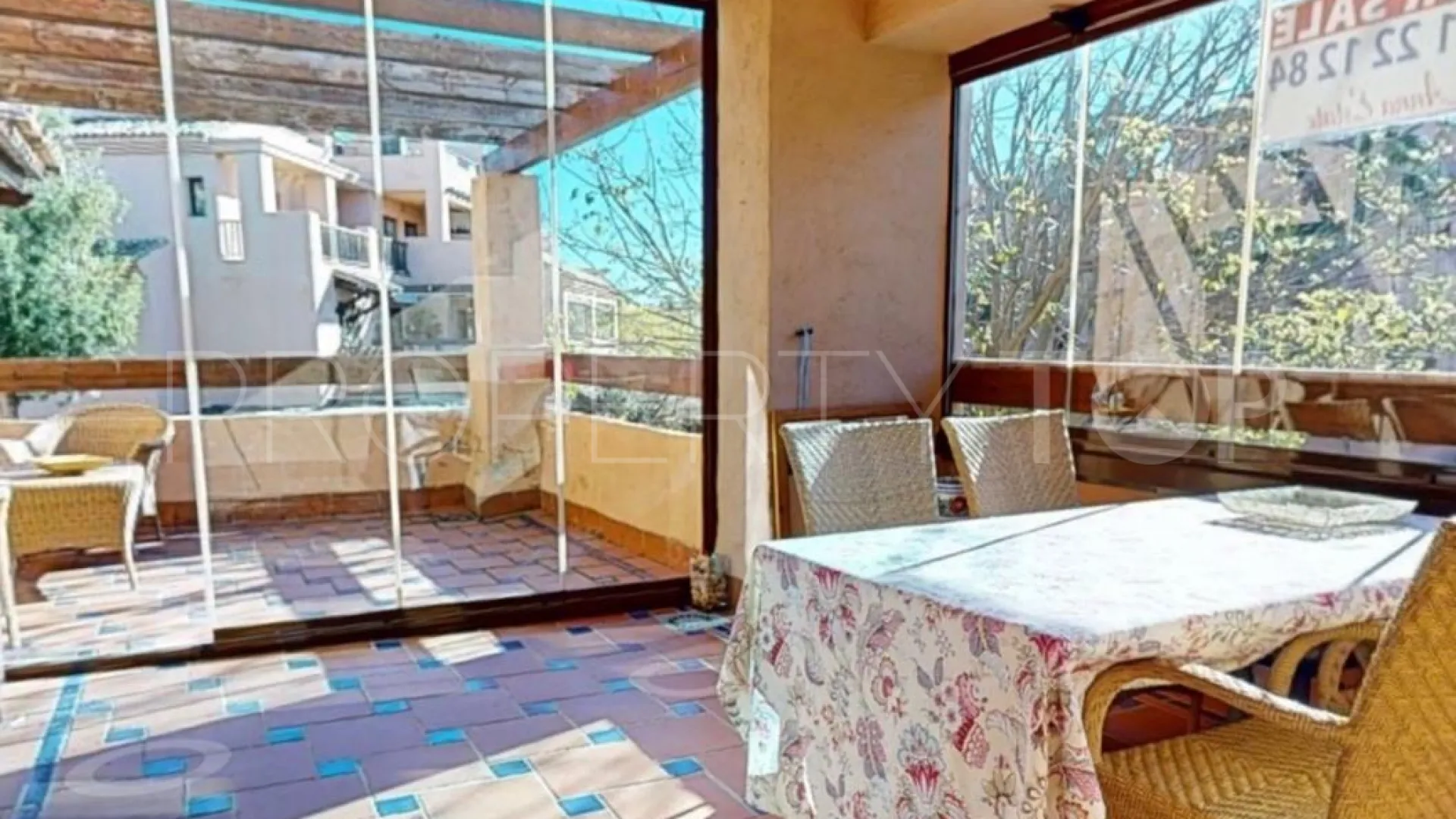 Comprar apartamento de 4 dormitorios en Hacienda del Sol