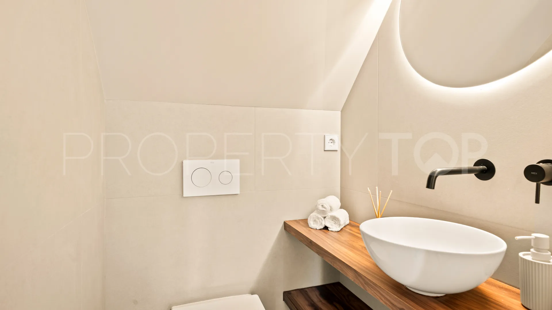 La Quinta apartment for sale