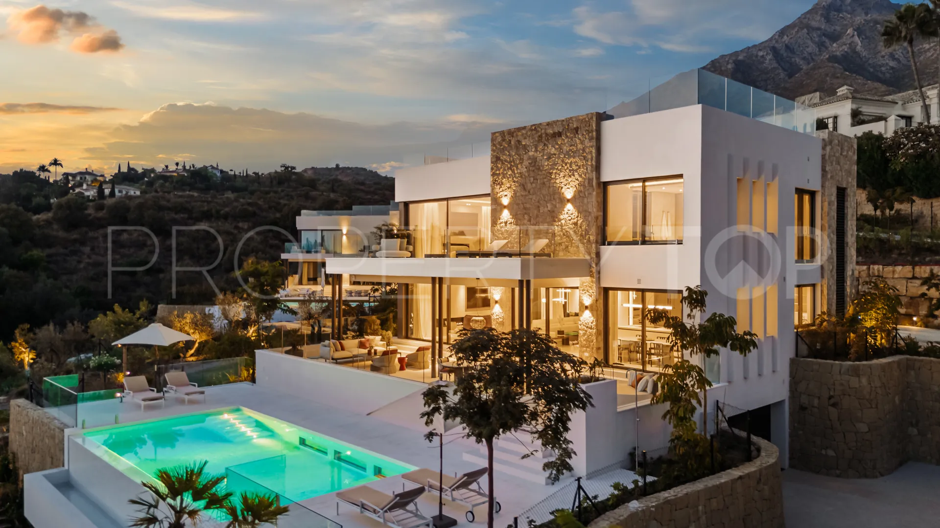 Marbella Hill Club 5 bedrooms villa for sale