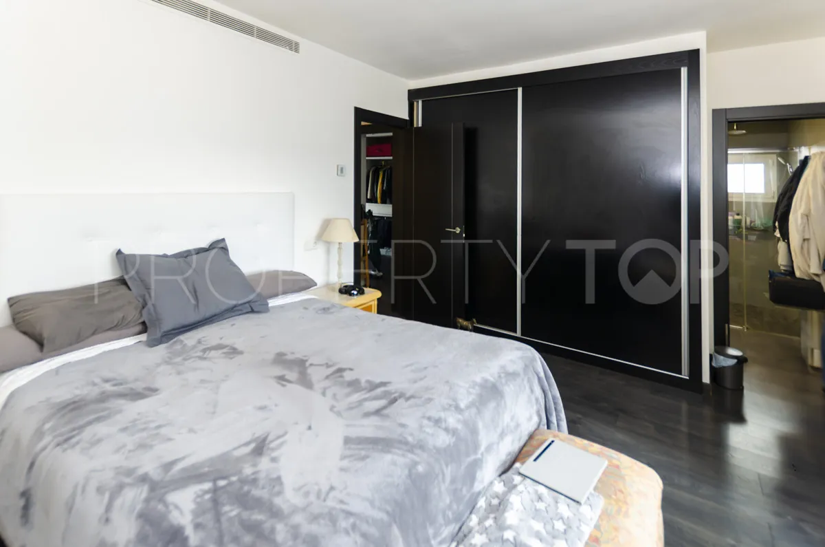Ático en venta de 3 dormitorios en Marbella - Puerto Banus