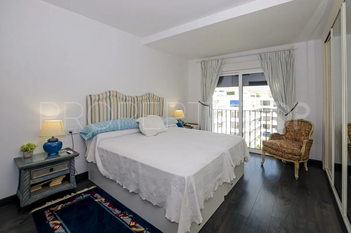 Ático en venta de 3 dormitorios en Marbella - Puerto Banus