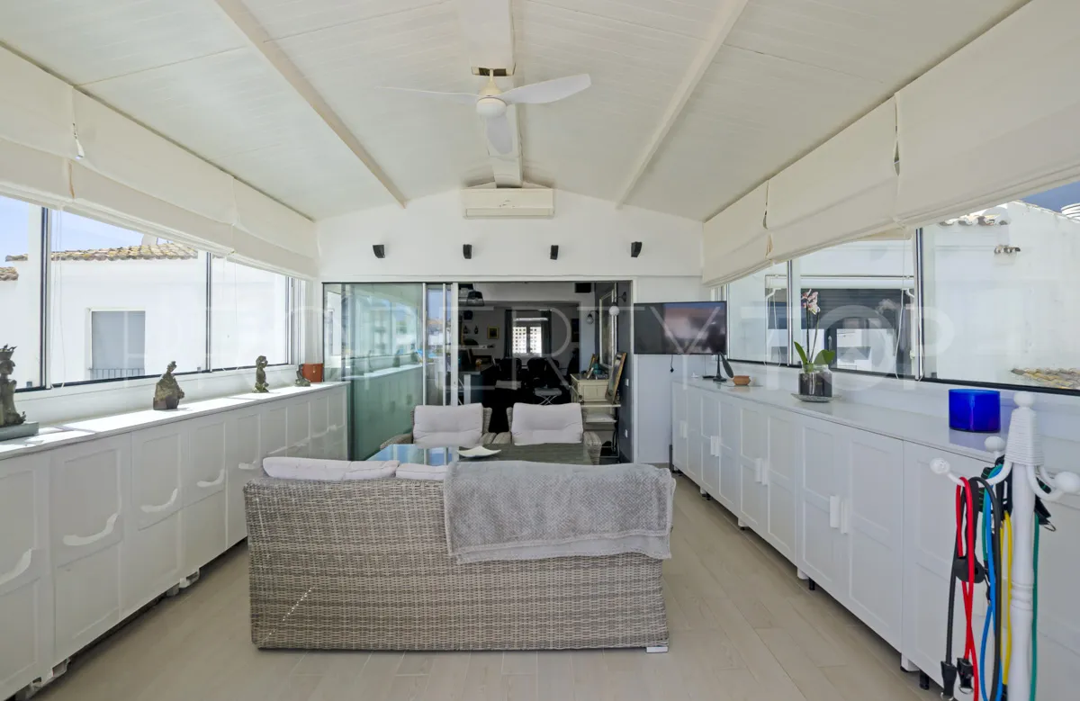 Ático en venta de 3 dormitorios en Marbella - Puerto Banus