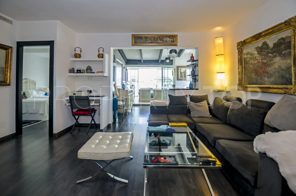Ático en venta de 3 dormitorios en Marbella - Puerto Banus