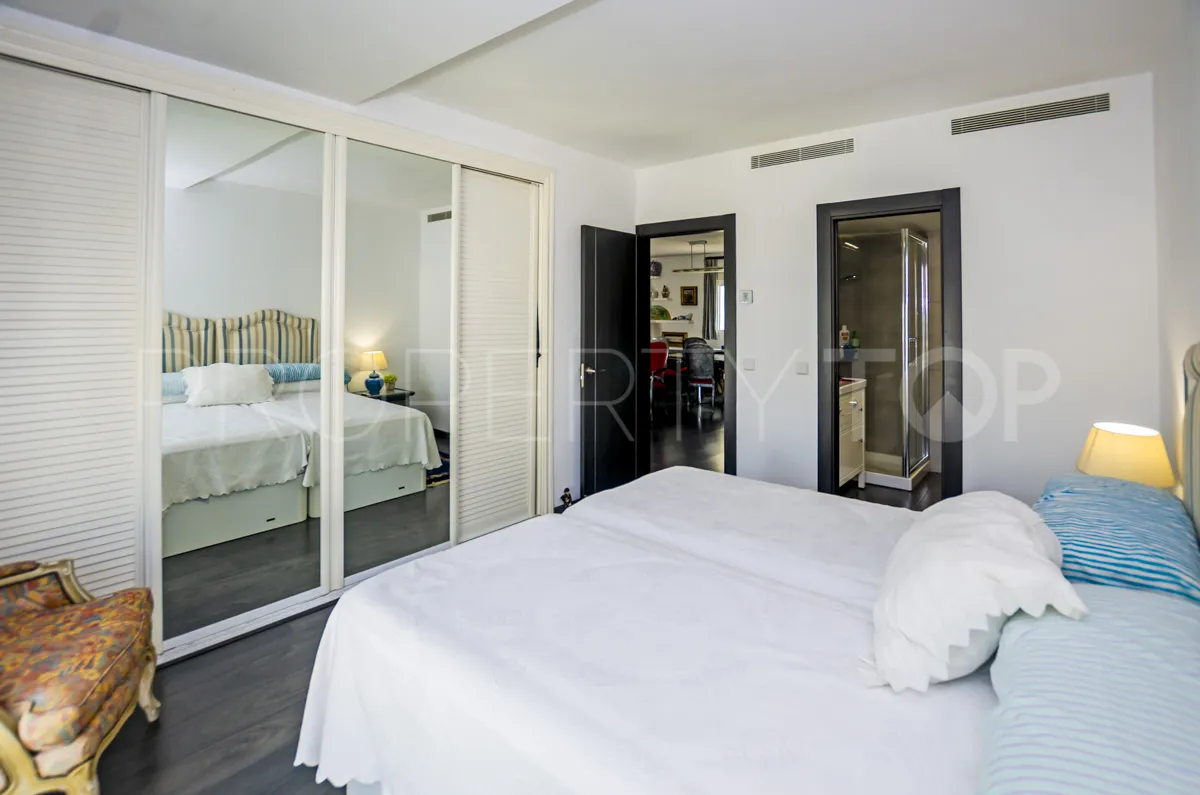 Ático en venta de 3 dormitorios en Marbella - Puerto Banus