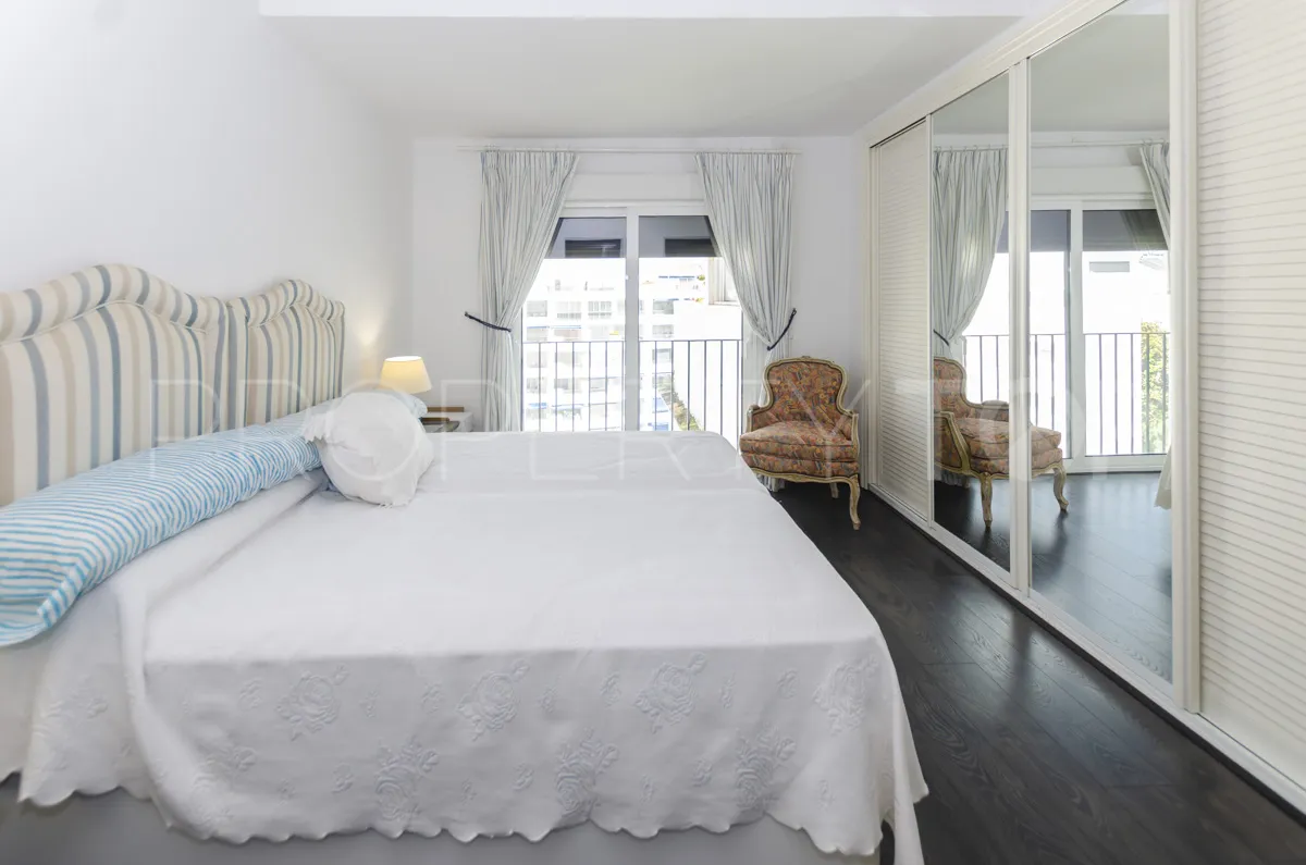 Ático en venta de 3 dormitorios en Marbella - Puerto Banus