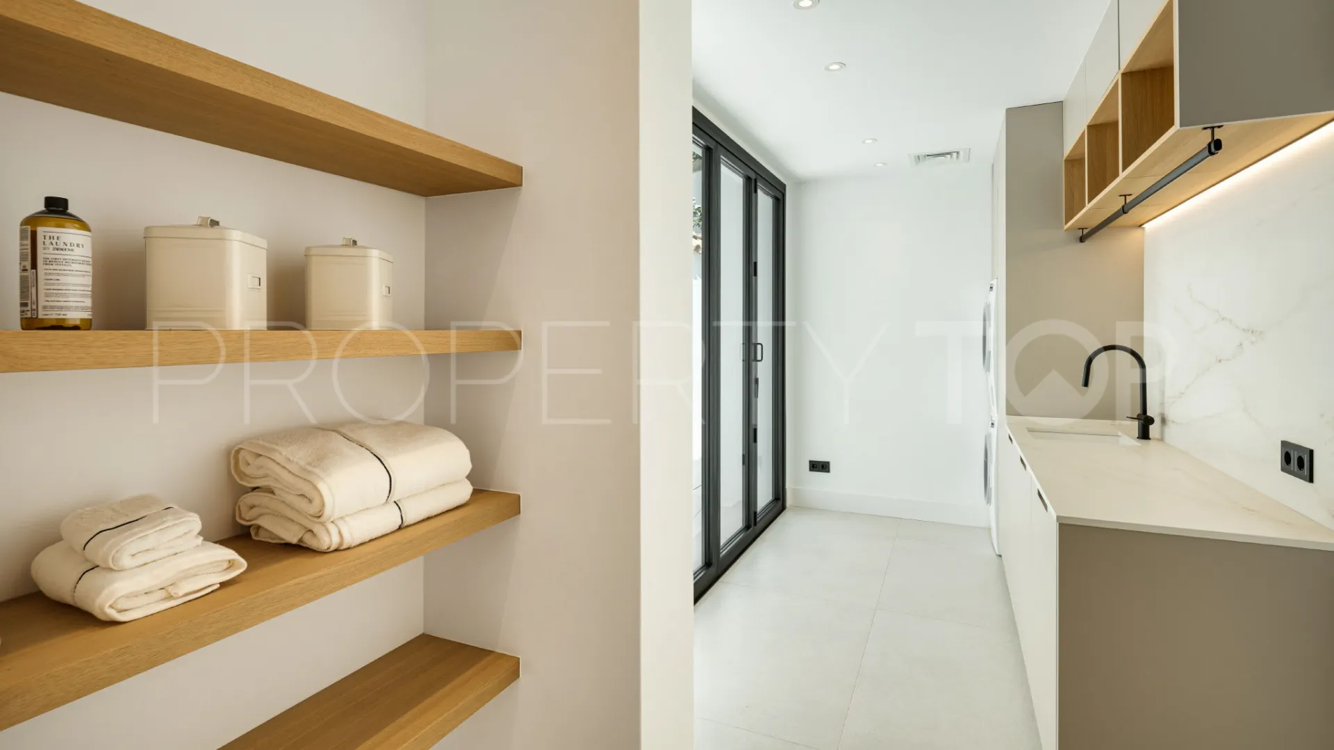 For sale villa in El Herrojo