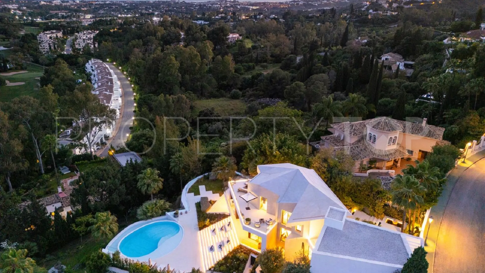 For sale El Herrojo villa with 5 bedrooms