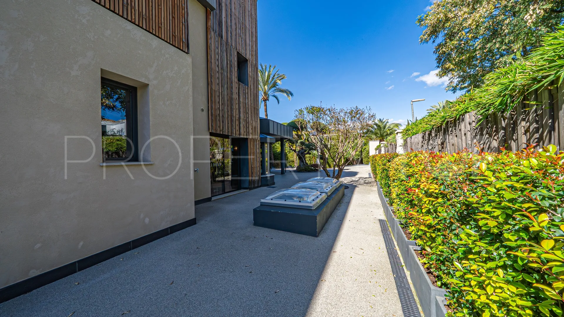 For sale villa in Guadalmina Baja
