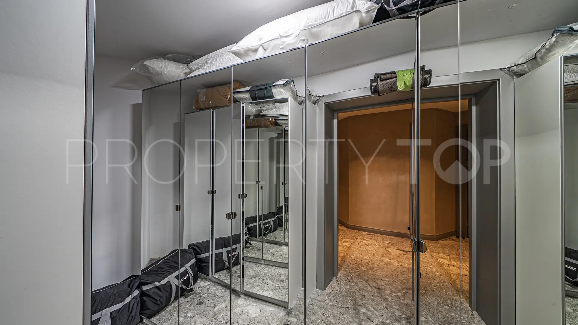 For sale villa in Guadalmina Baja