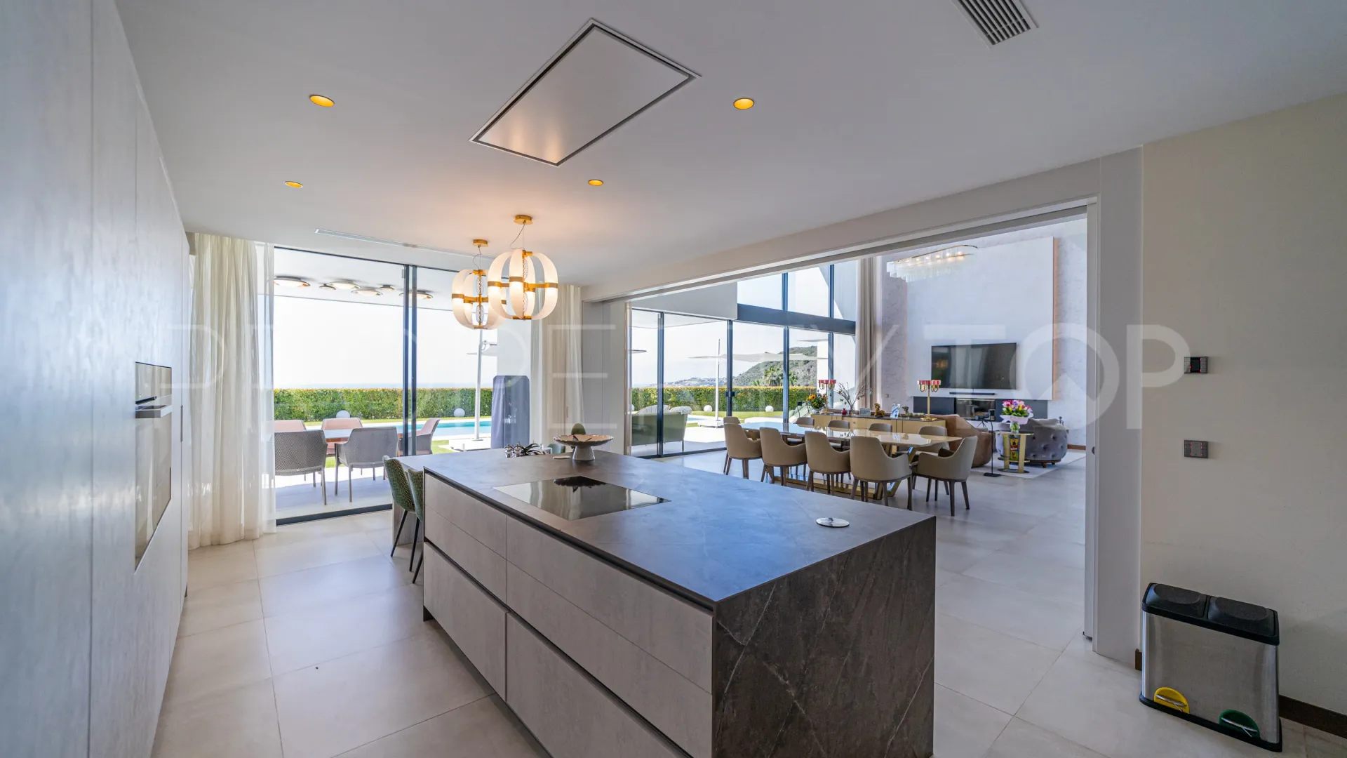 Villa en venta de 6 dormitorios en Los Arqueros