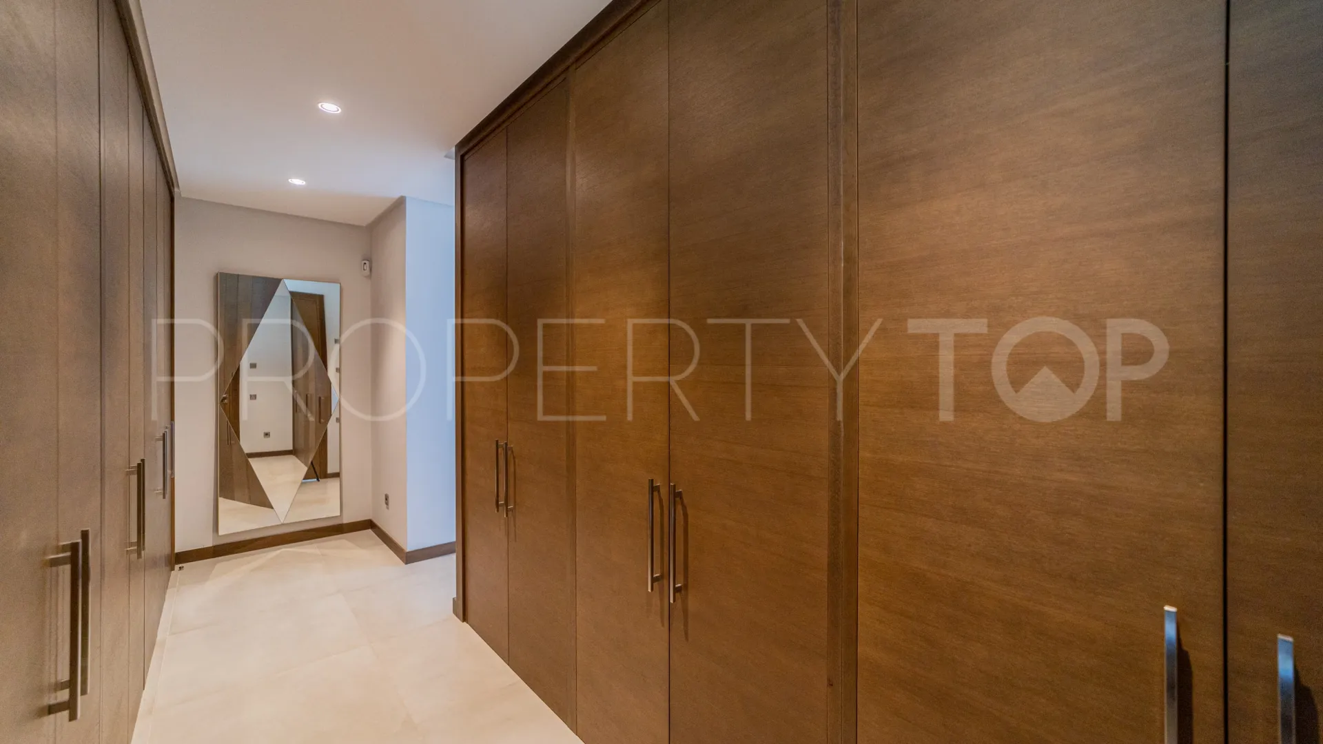 Villa en venta de 6 dormitorios en Los Arqueros
