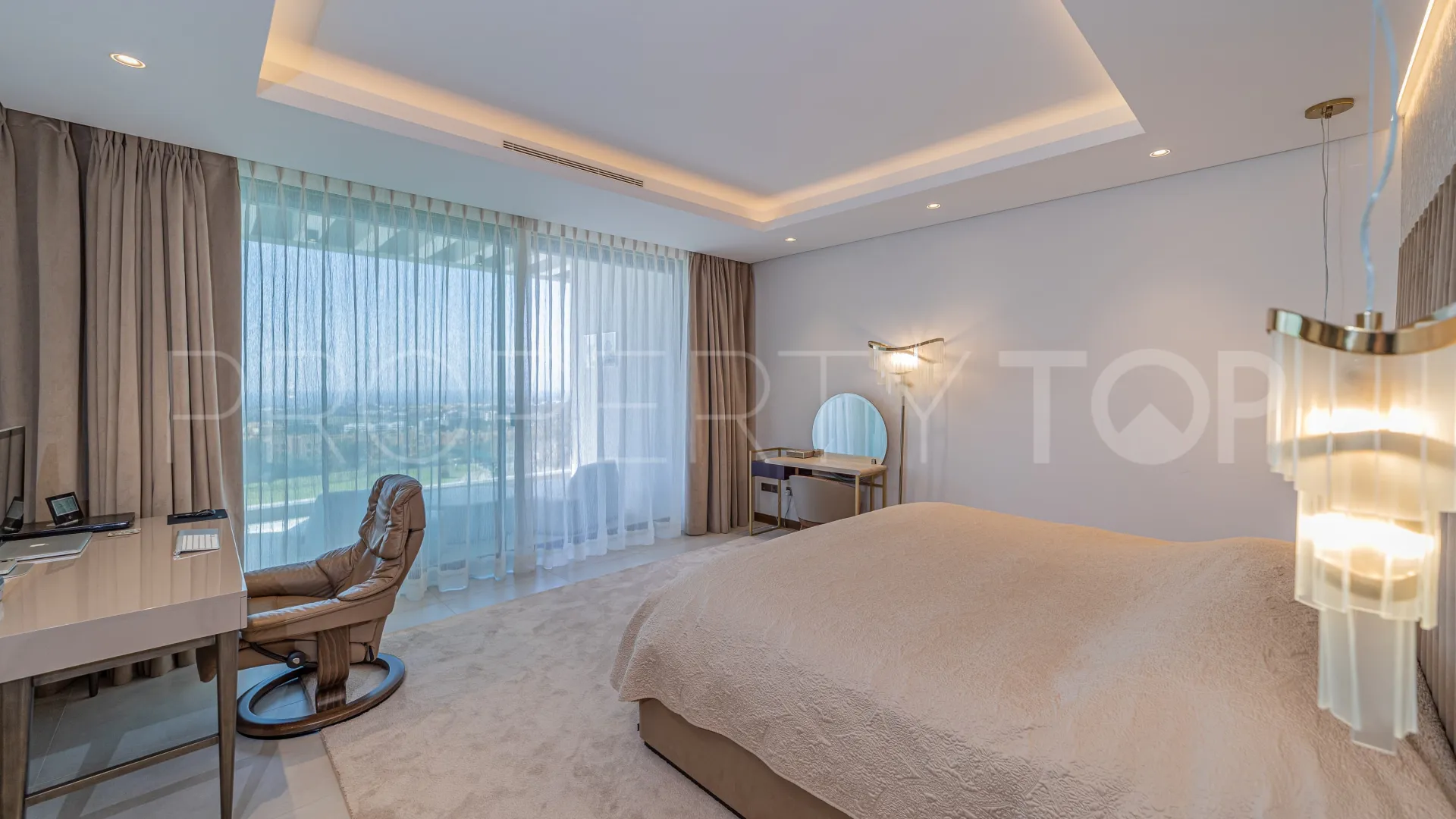 Villa en venta de 6 dormitorios en Los Arqueros
