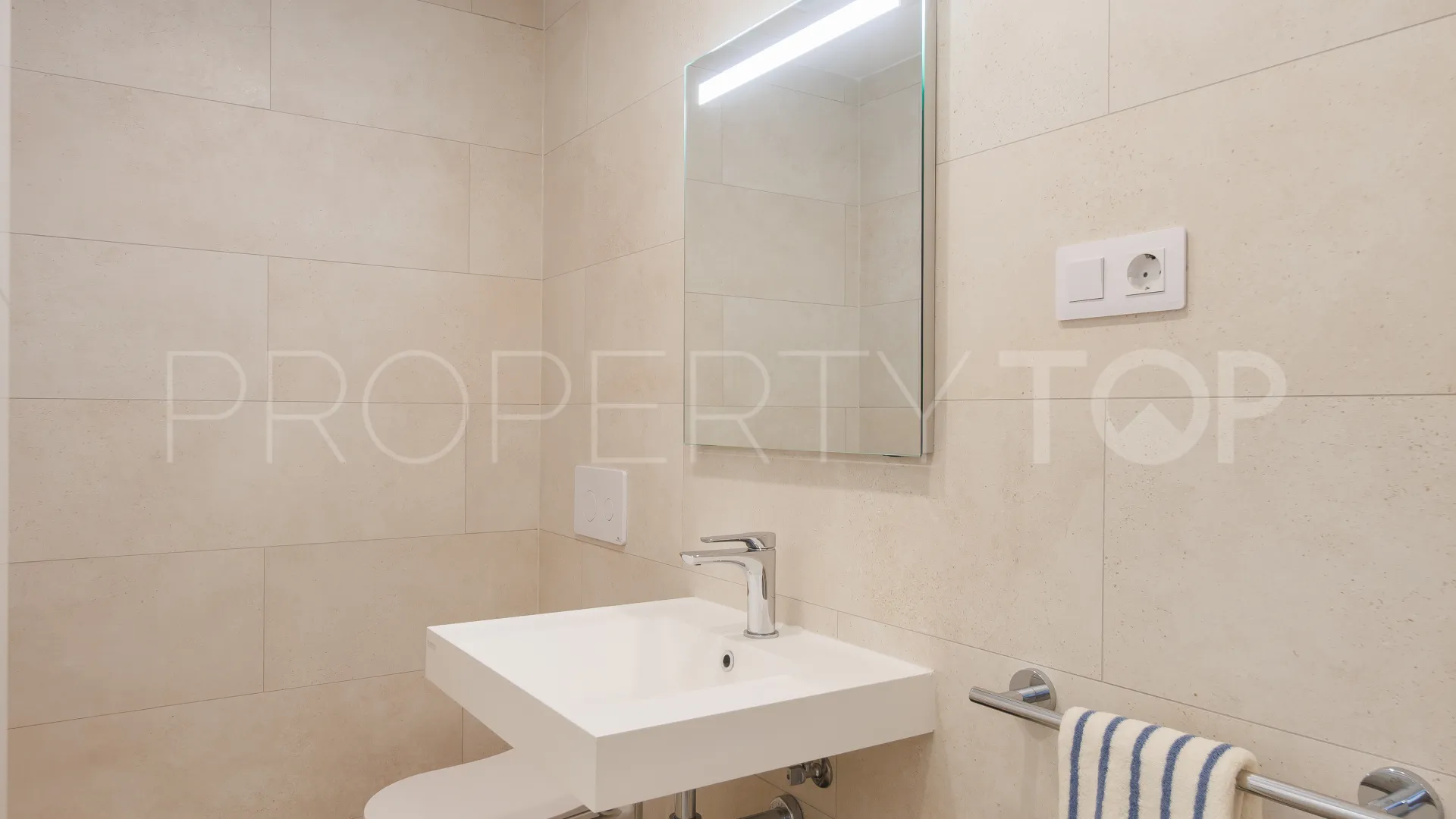 Apartment for sale in Fuengirola Centro with 3 bedrooms