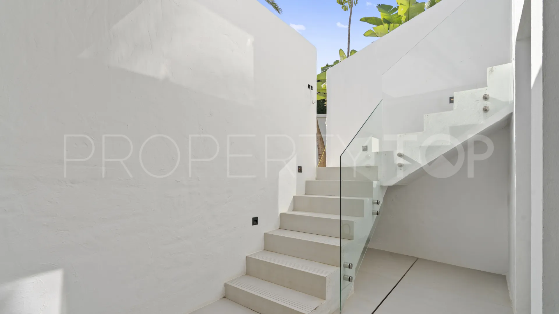 For sale El Paraiso ground floor duplex