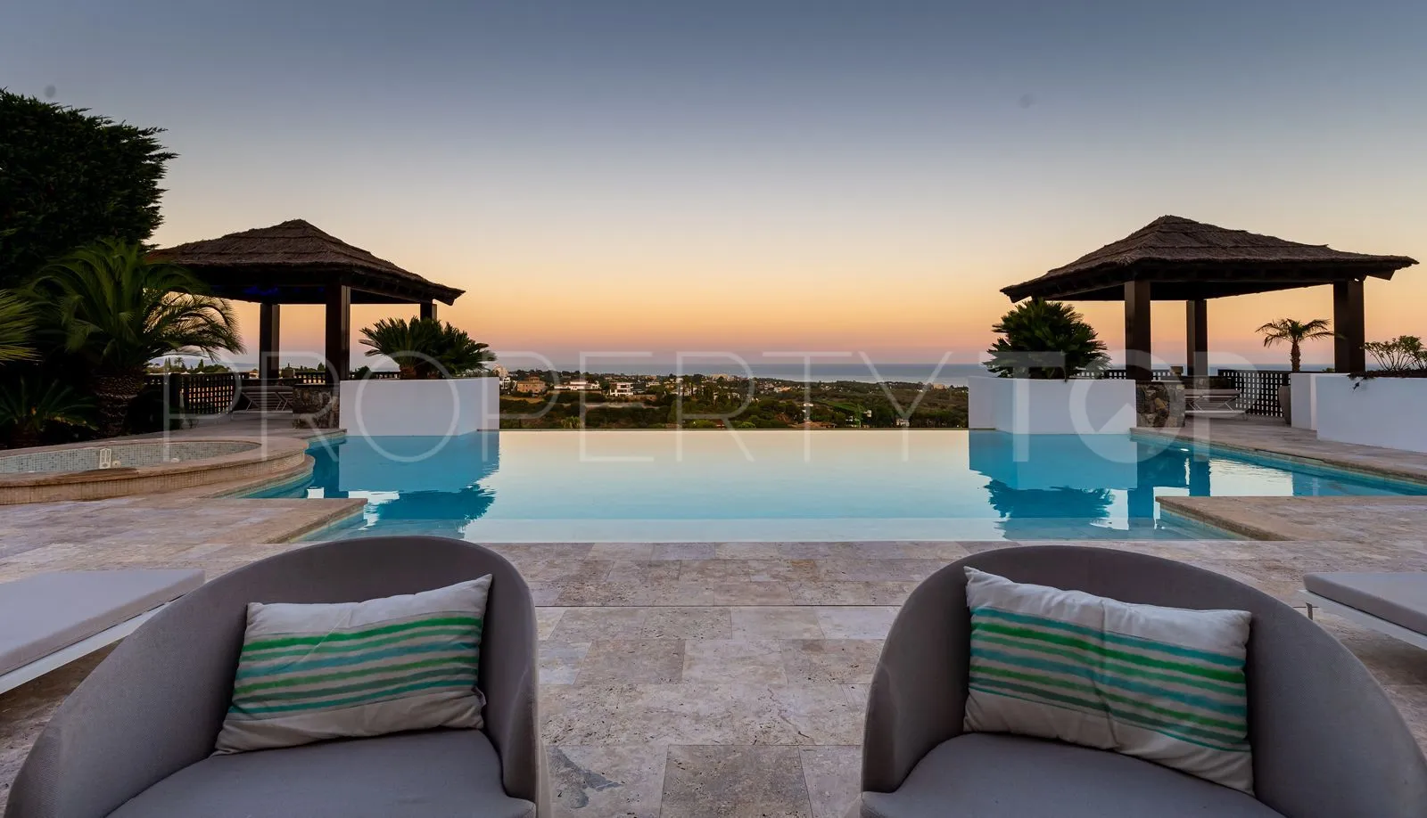 Villa for sale in Los Flamingos