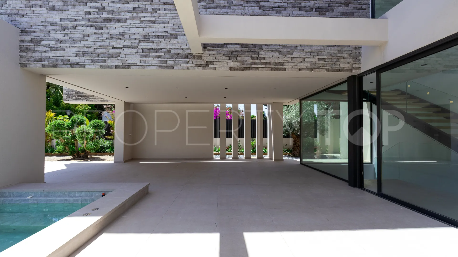 Cortijo Blanco, villa con 8 dormitorios a la venta