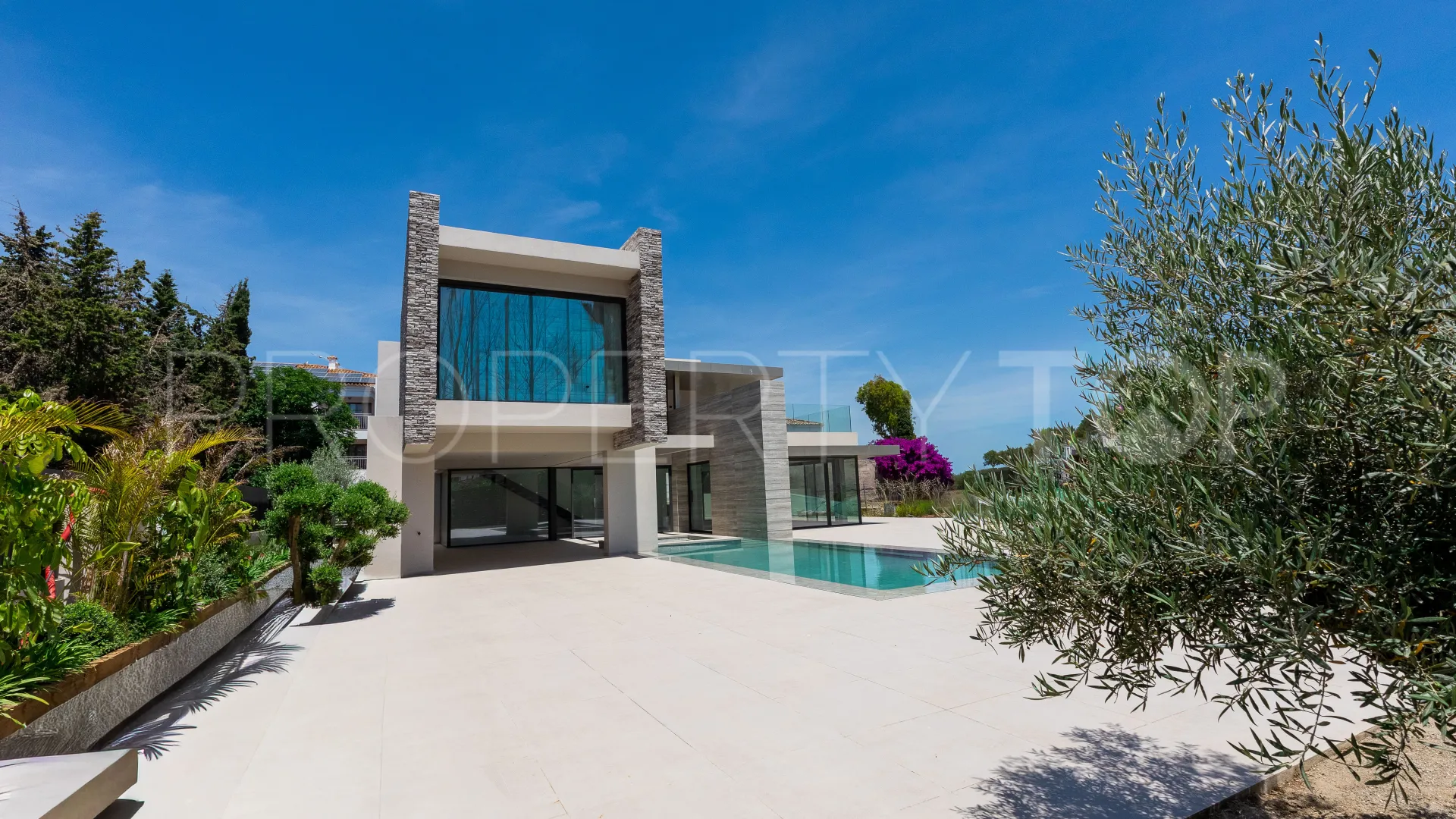 Cortijo Blanco, villa con 8 dormitorios a la venta