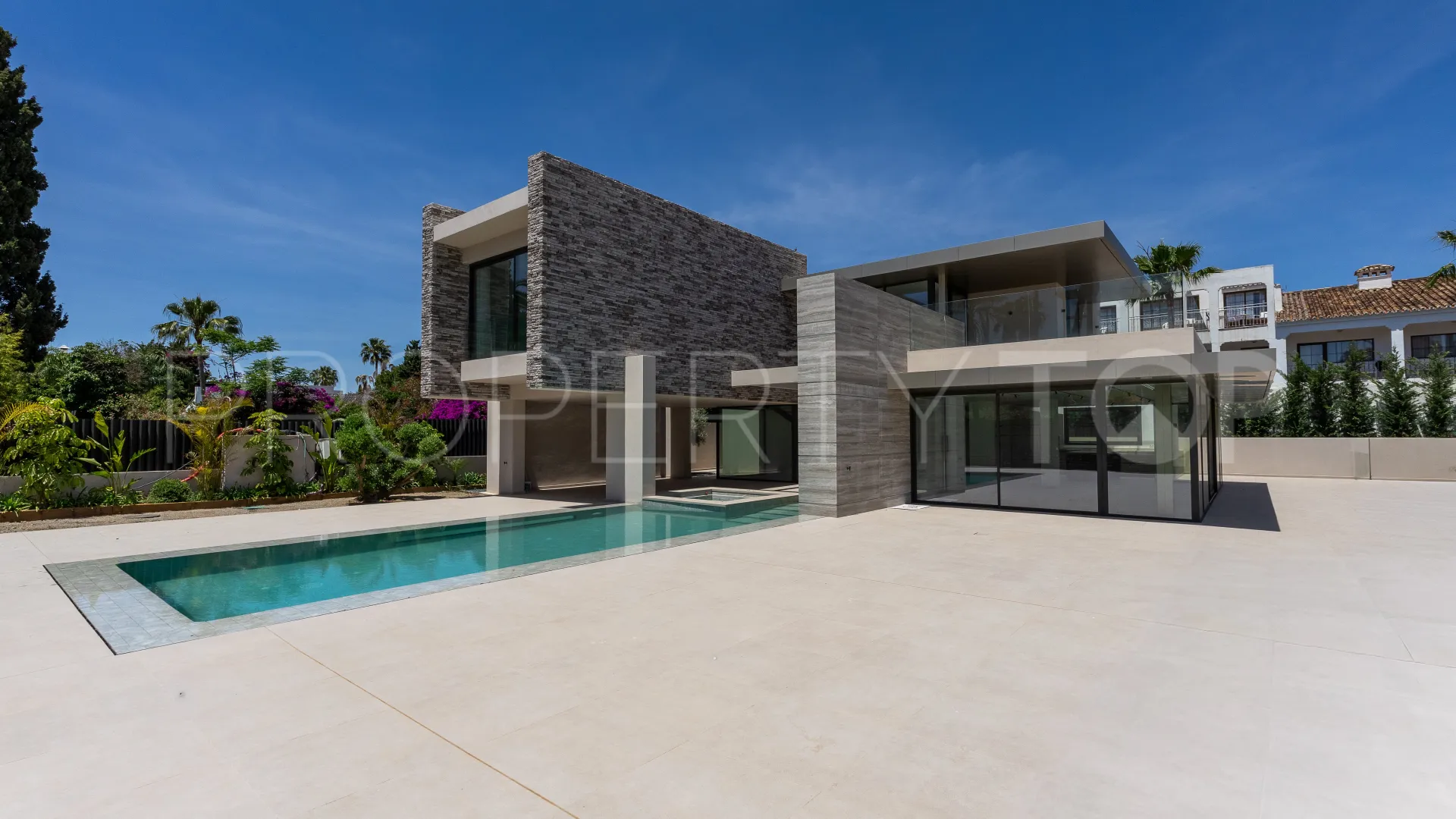 Cortijo Blanco, villa con 8 dormitorios a la venta