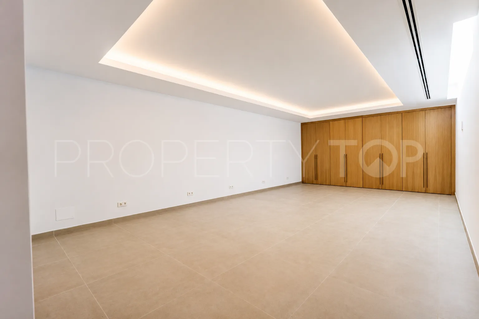 Cortijo Blanco, villa con 8 dormitorios a la venta