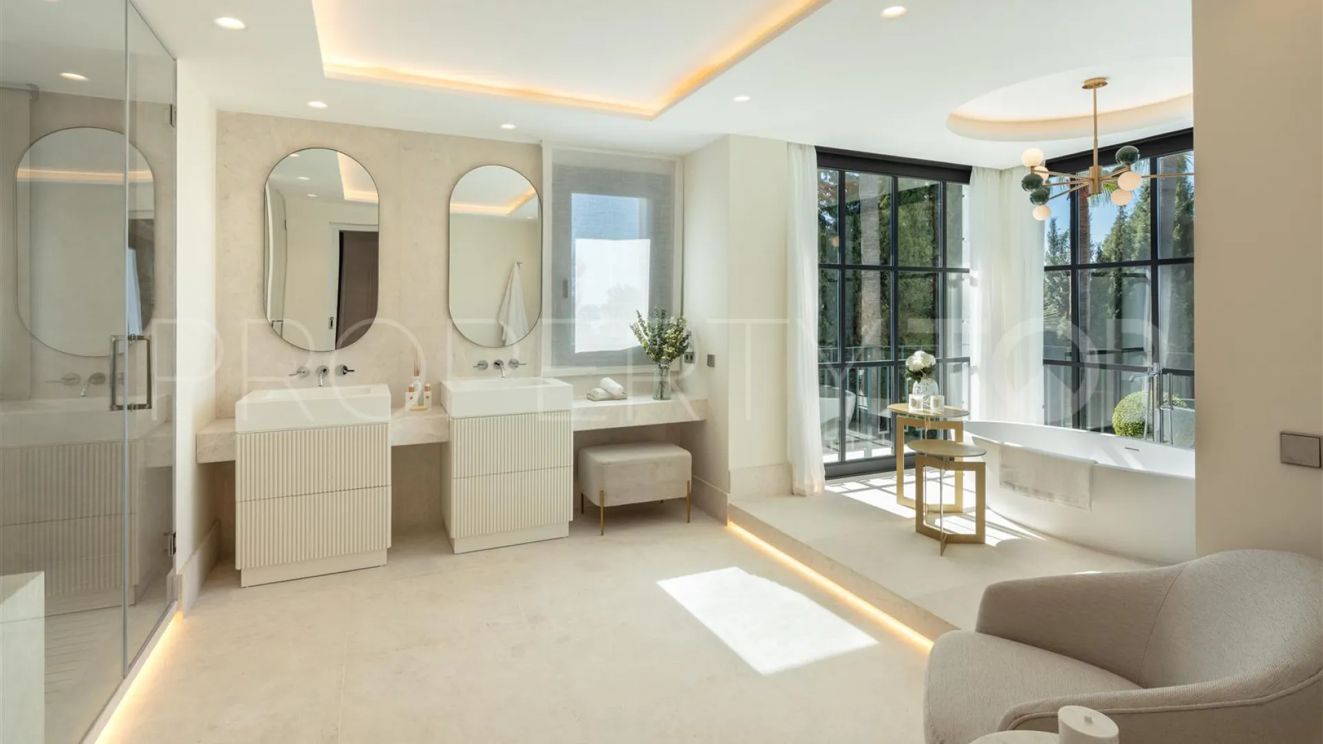 For sale Sierra Blanca villa with 6 bedrooms