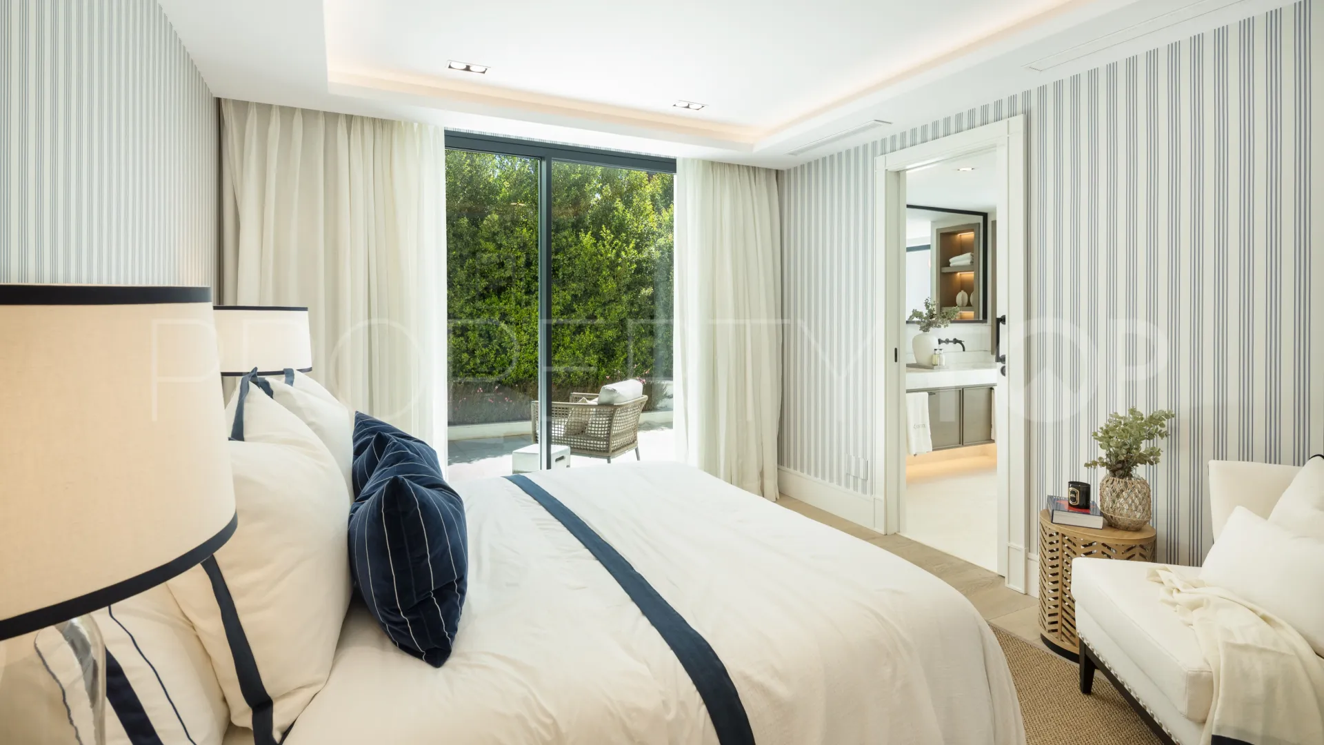 7 bedrooms Las Brisas villa for sale