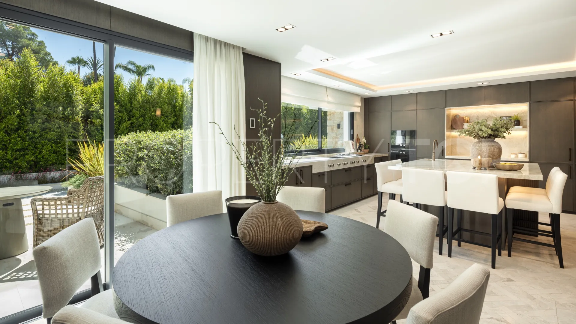 7 bedrooms Las Brisas villa for sale