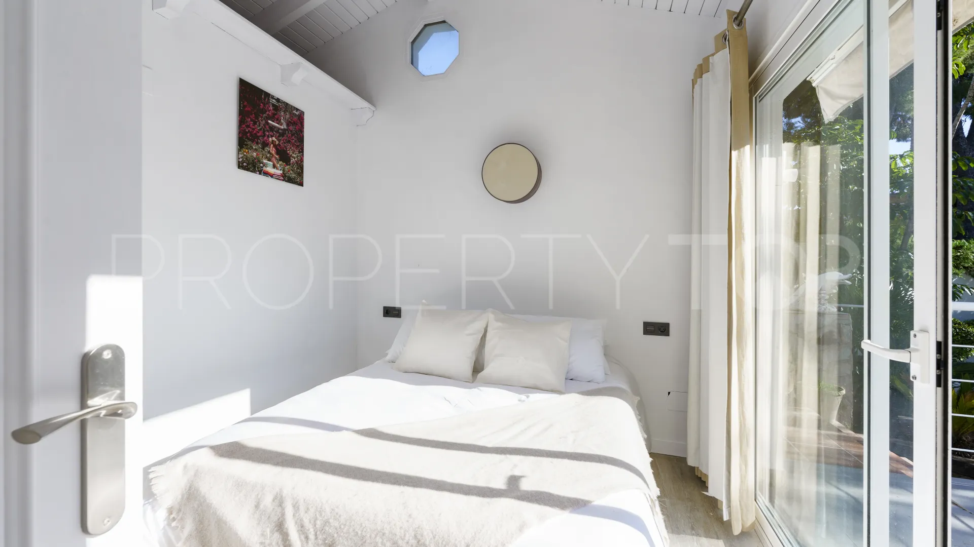 Nueva Andalucia villa for sale