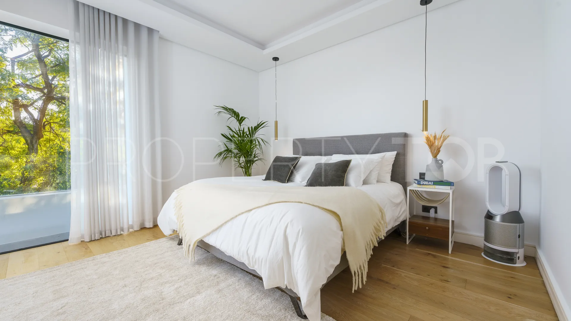 Nueva Andalucia villa for sale