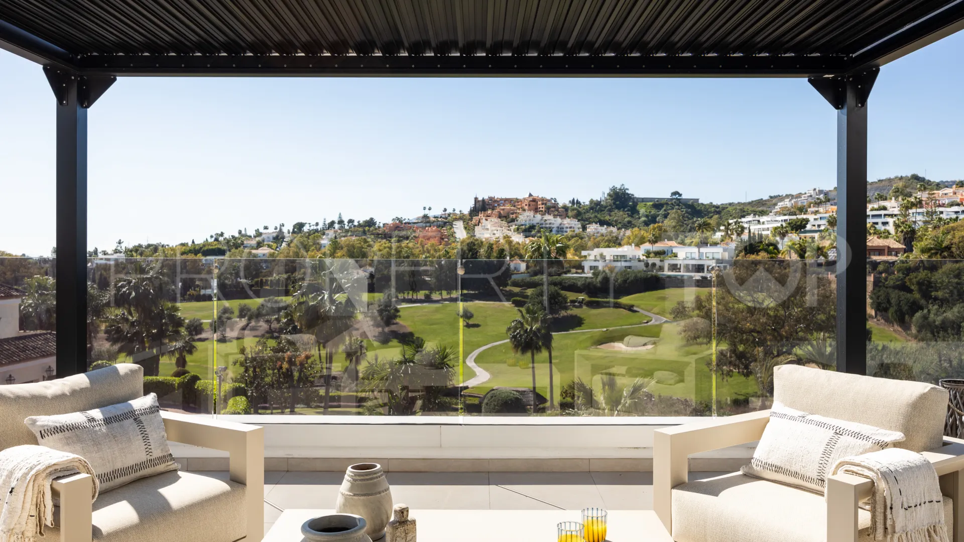 Nueva Andalucia, villa de 4 dormitorios a la venta