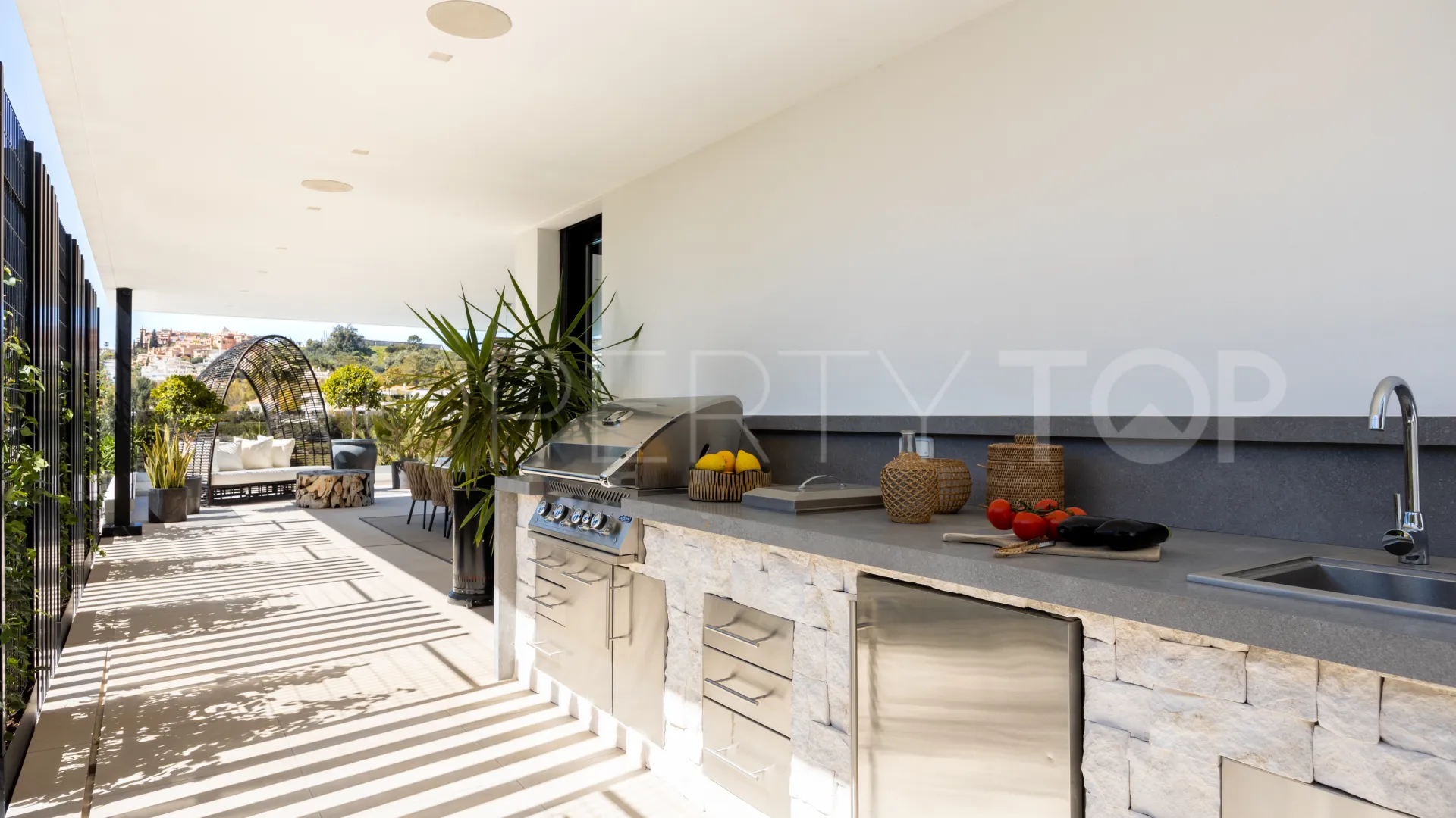 Nueva Andalucia, villa de 4 dormitorios a la venta