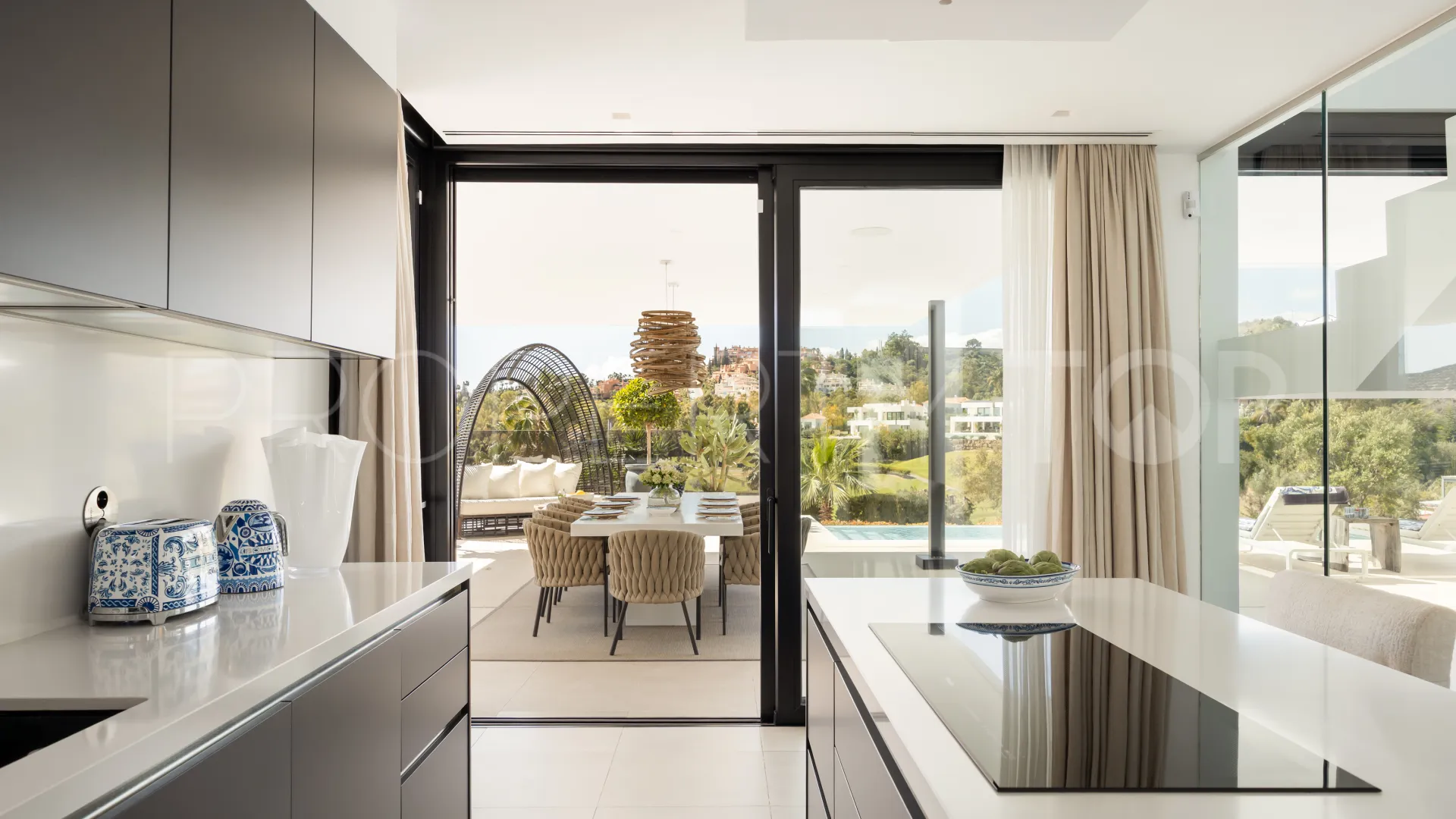 Nueva Andalucia, villa de 4 dormitorios a la venta