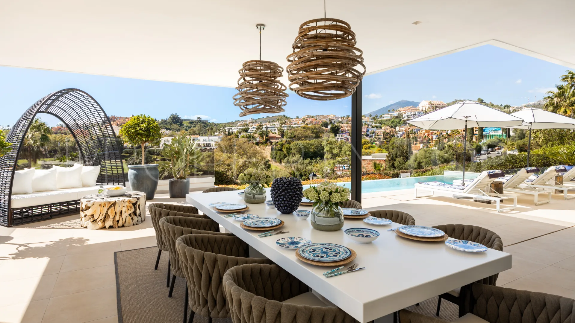 Nueva Andalucia, villa de 4 dormitorios a la venta